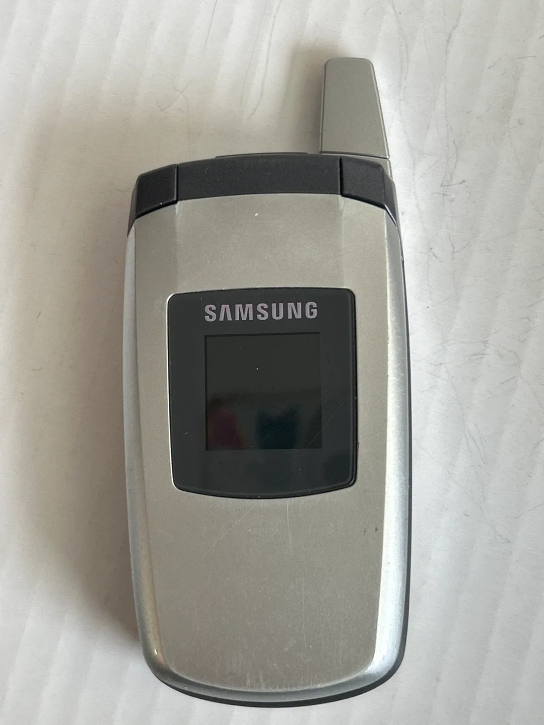 Samsung Rogers Flip Phone thumbnail