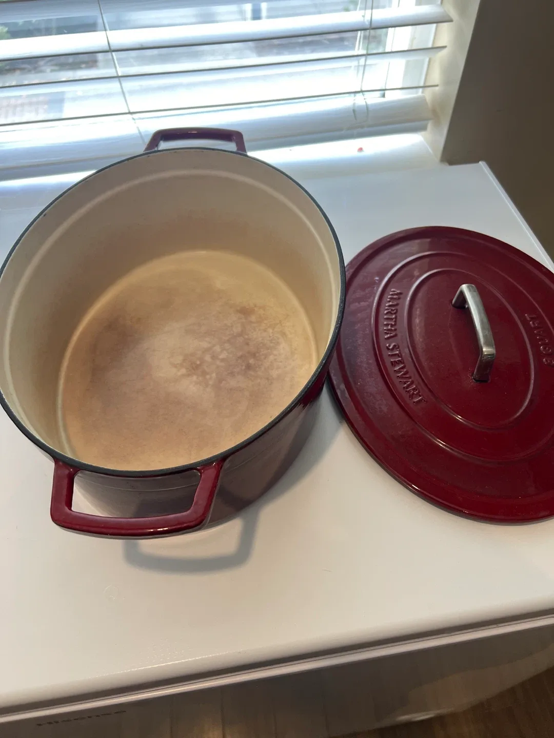 Martha Stewart Enameled Cast Iron Dutch Oven image indicator(2)