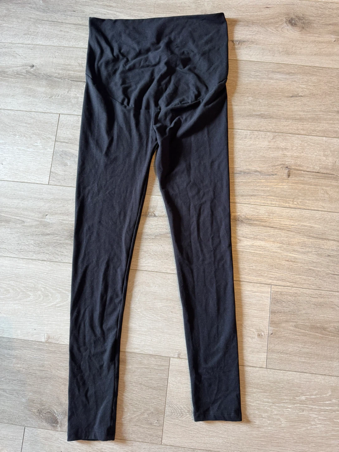 Sweetlegs Maternity Leggings & Shorts - Size Petite - photo 2