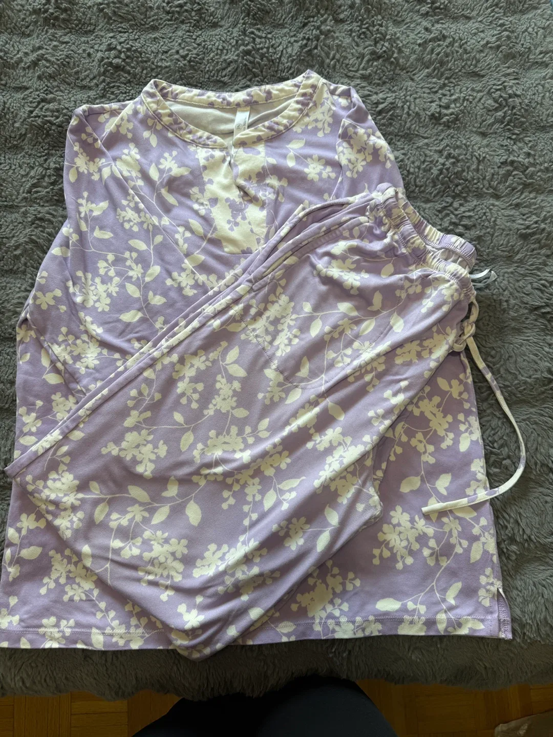 Flora Nikrooz Lavender Floral Pajama Set - Size S thumbnail
