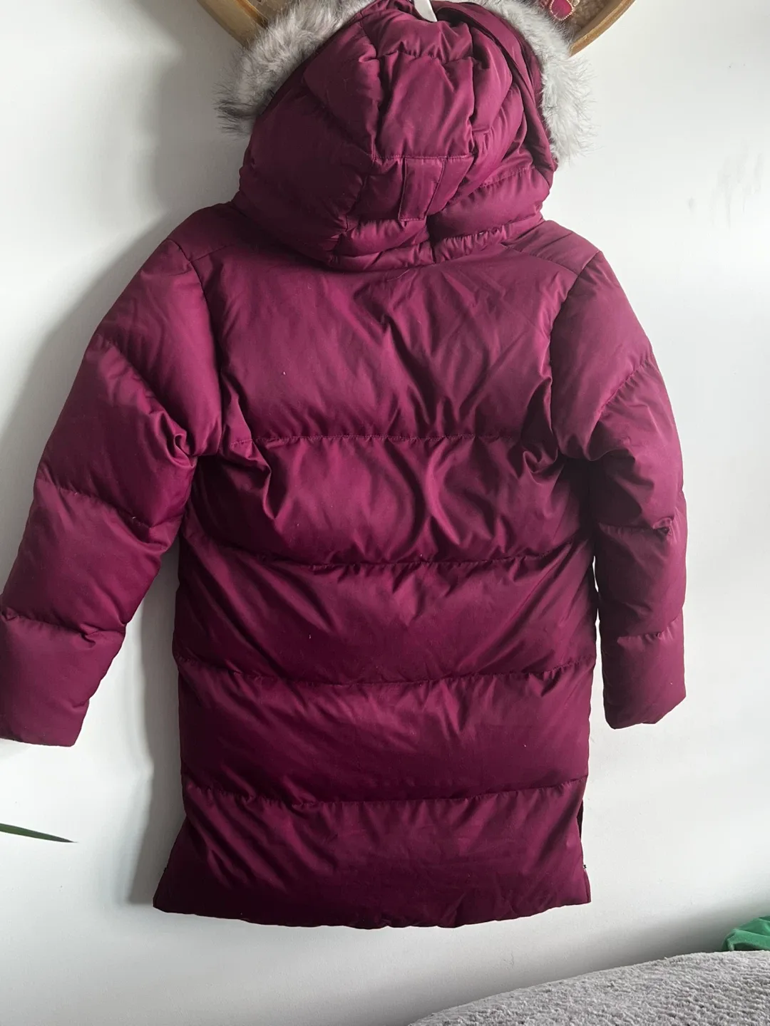 Girls Columbia Puffer Jacket, Maroon size M 10/12 image indicator(2)