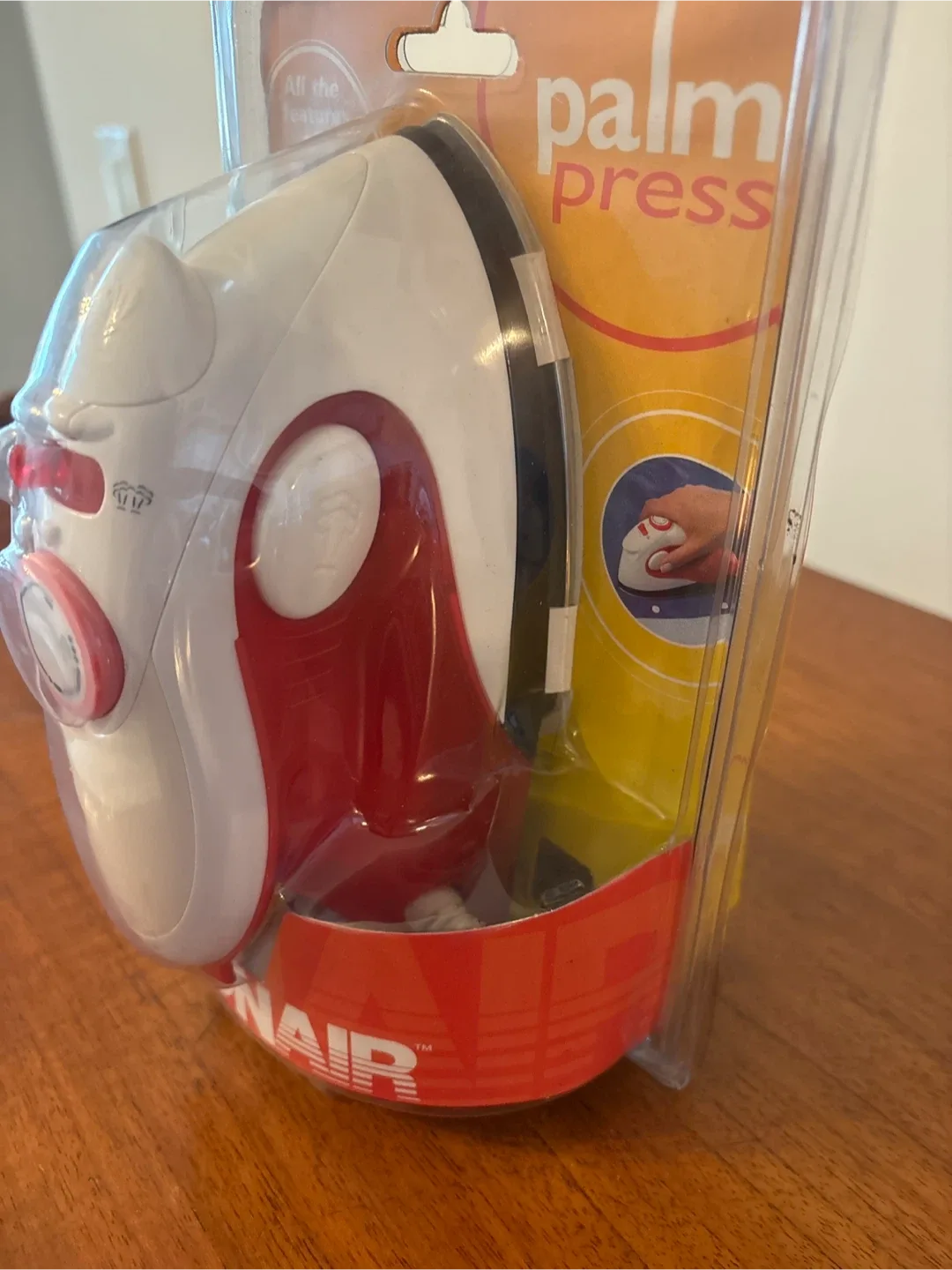 New Conair Palm Press Travel Iron image indicator(7)