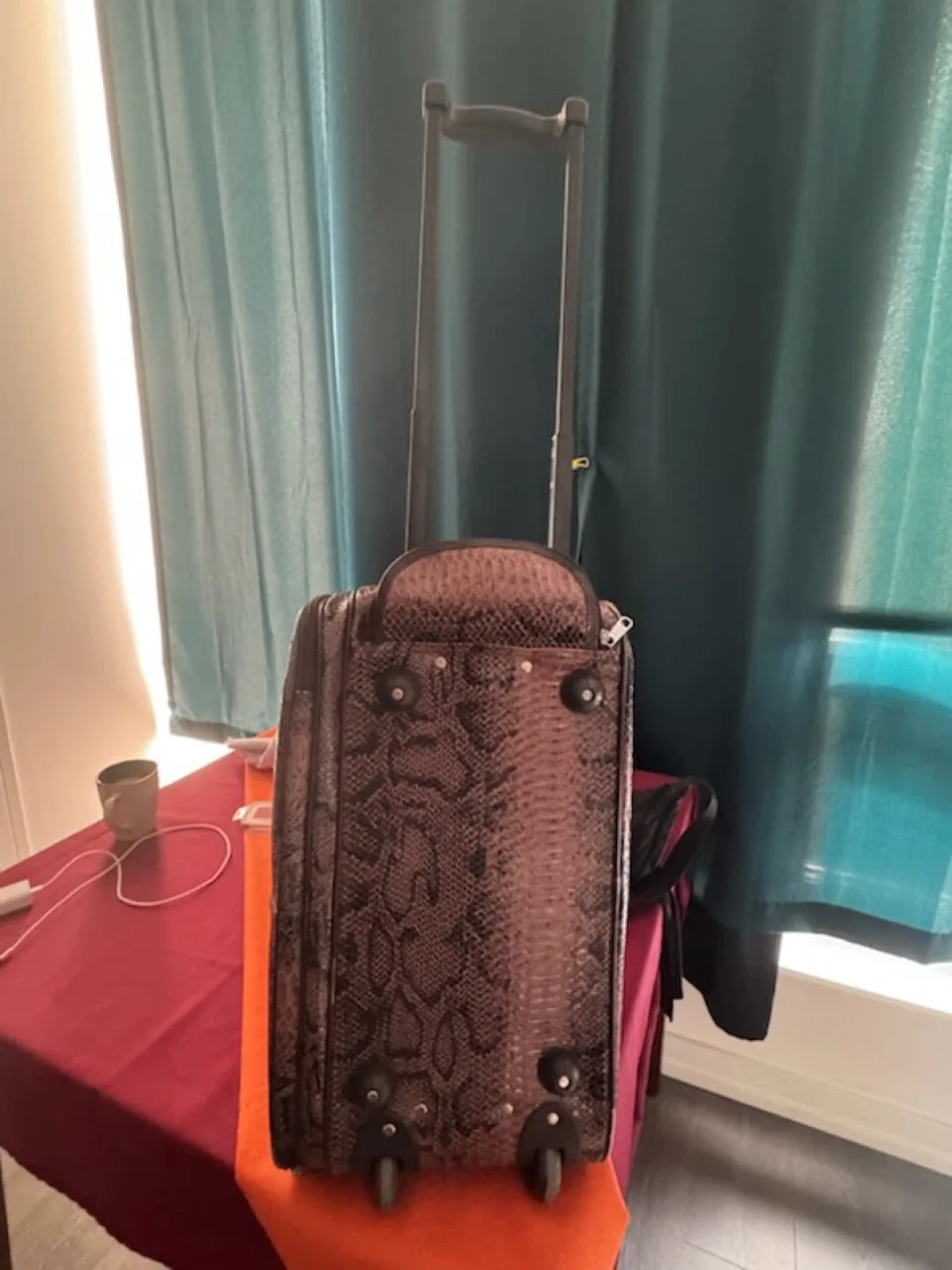 Snakeskin Pattern Rolling Suitcase image indicator(4)