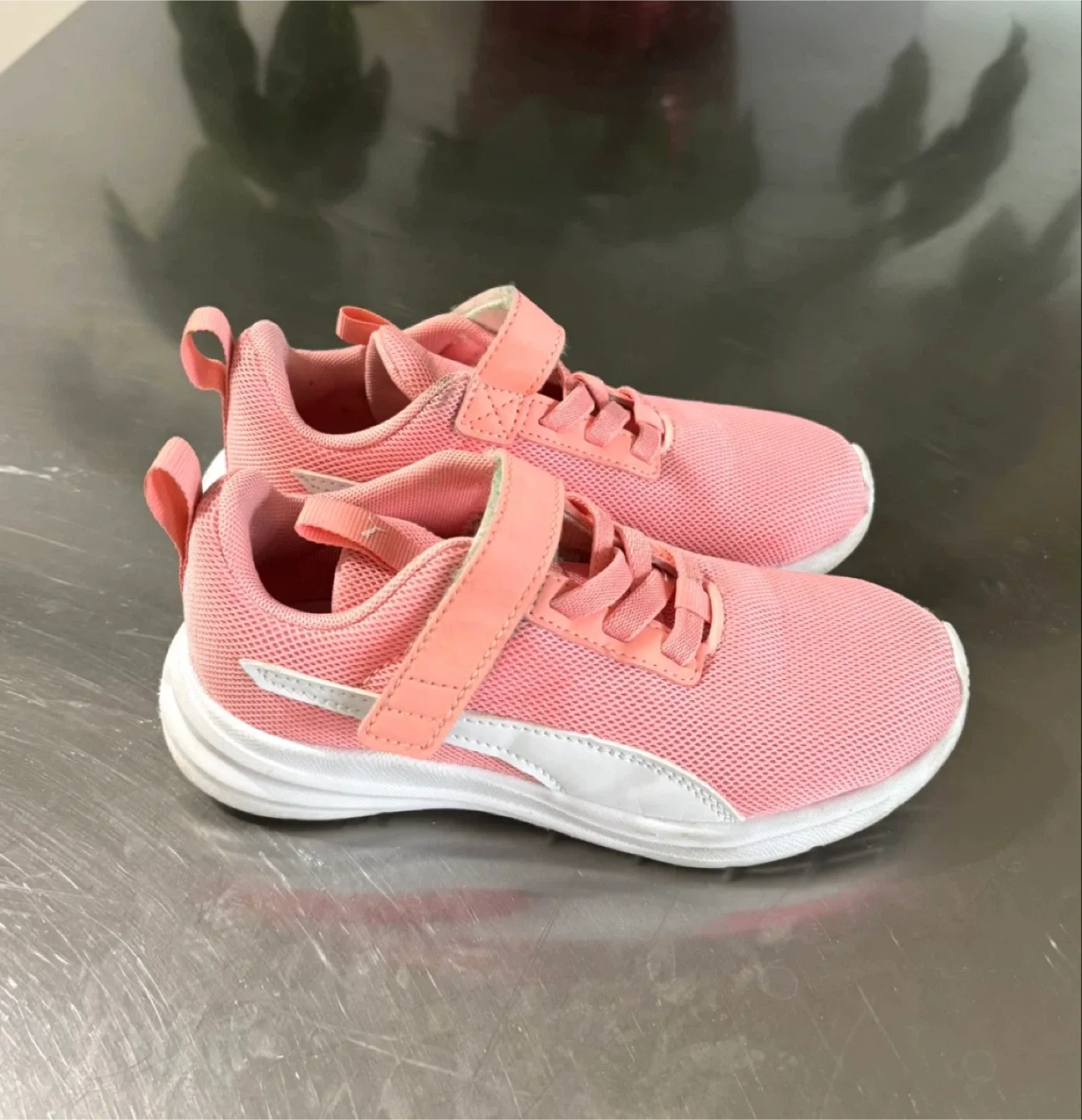 Puma Kids sneakers- US Size13 1/2. thumbnail