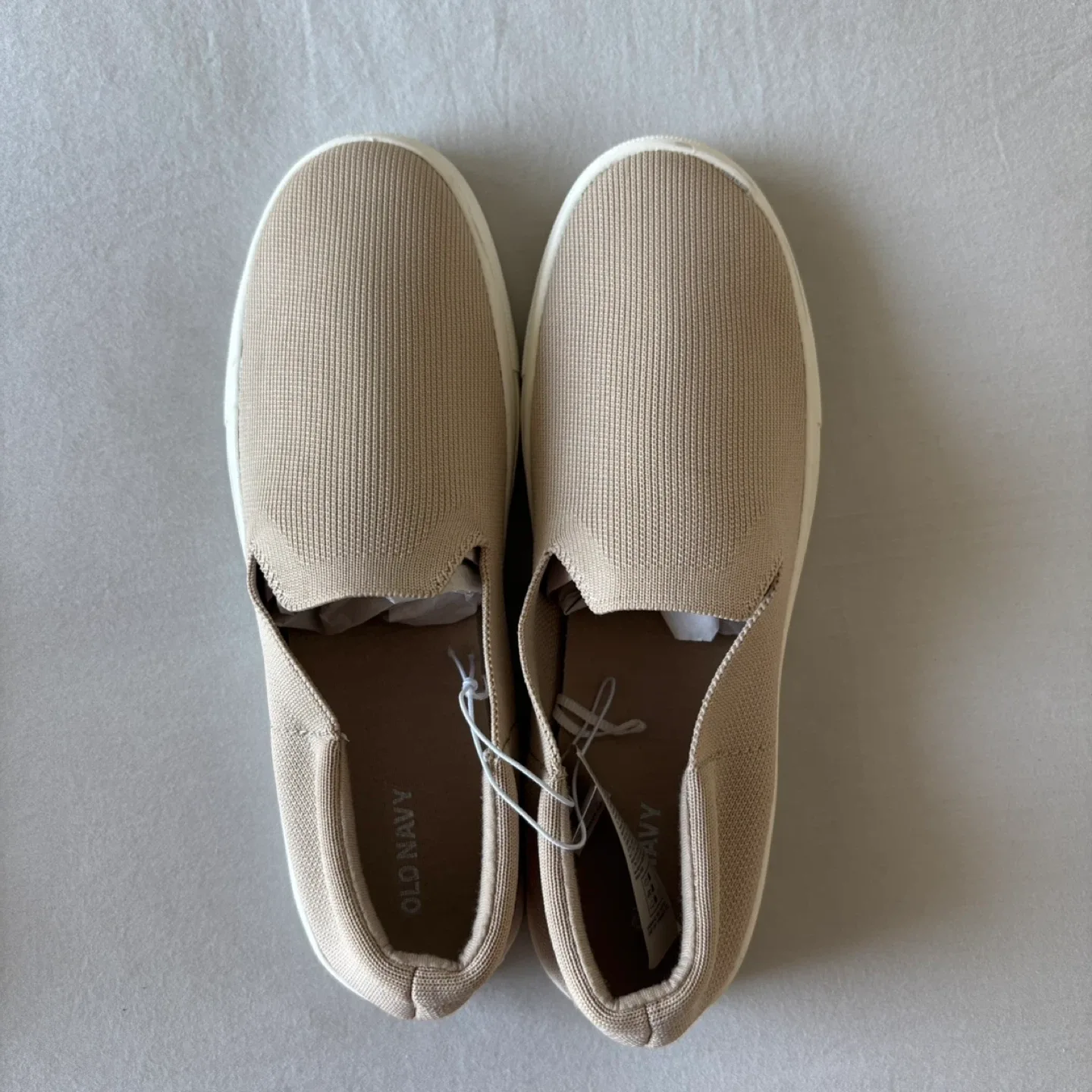 New size 8 women’s Old Navy Slip-On Sneakers flats shoes thumbnail