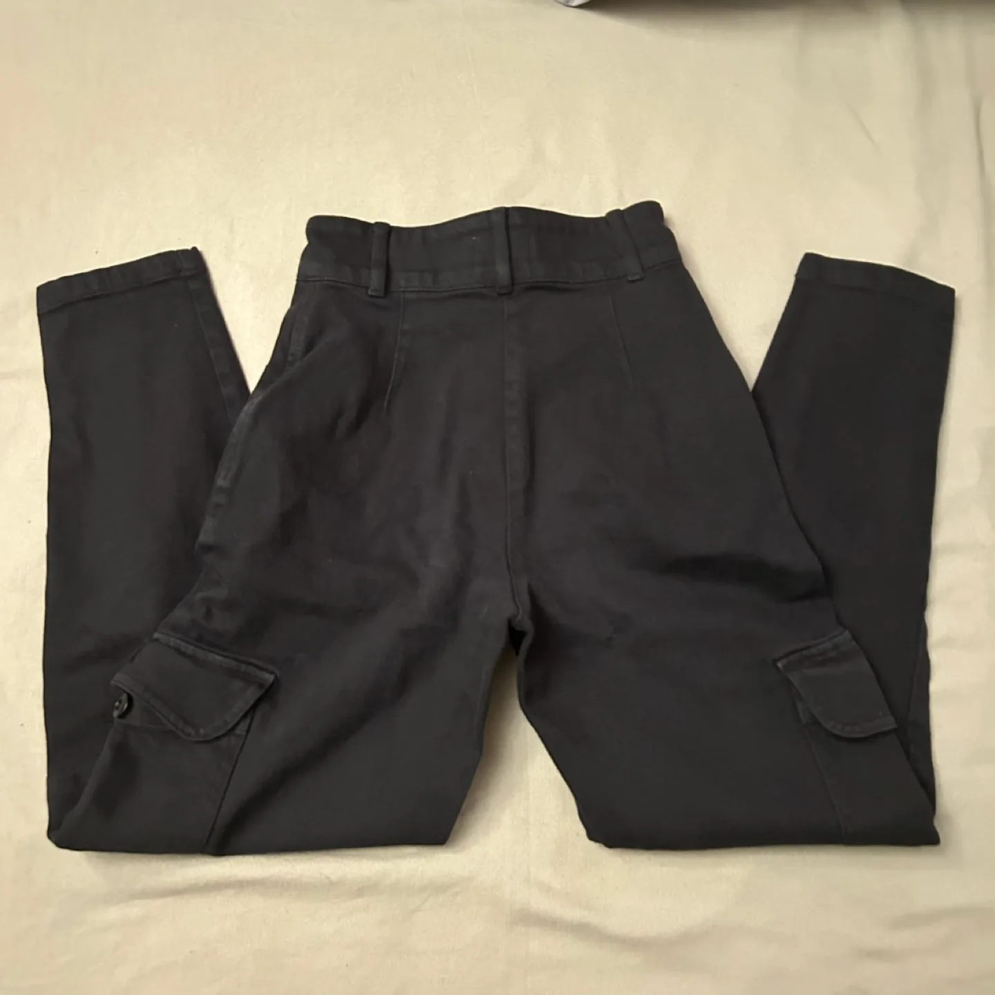 Wilfred Free Black High waist Cargo Pants image indicator(2)
