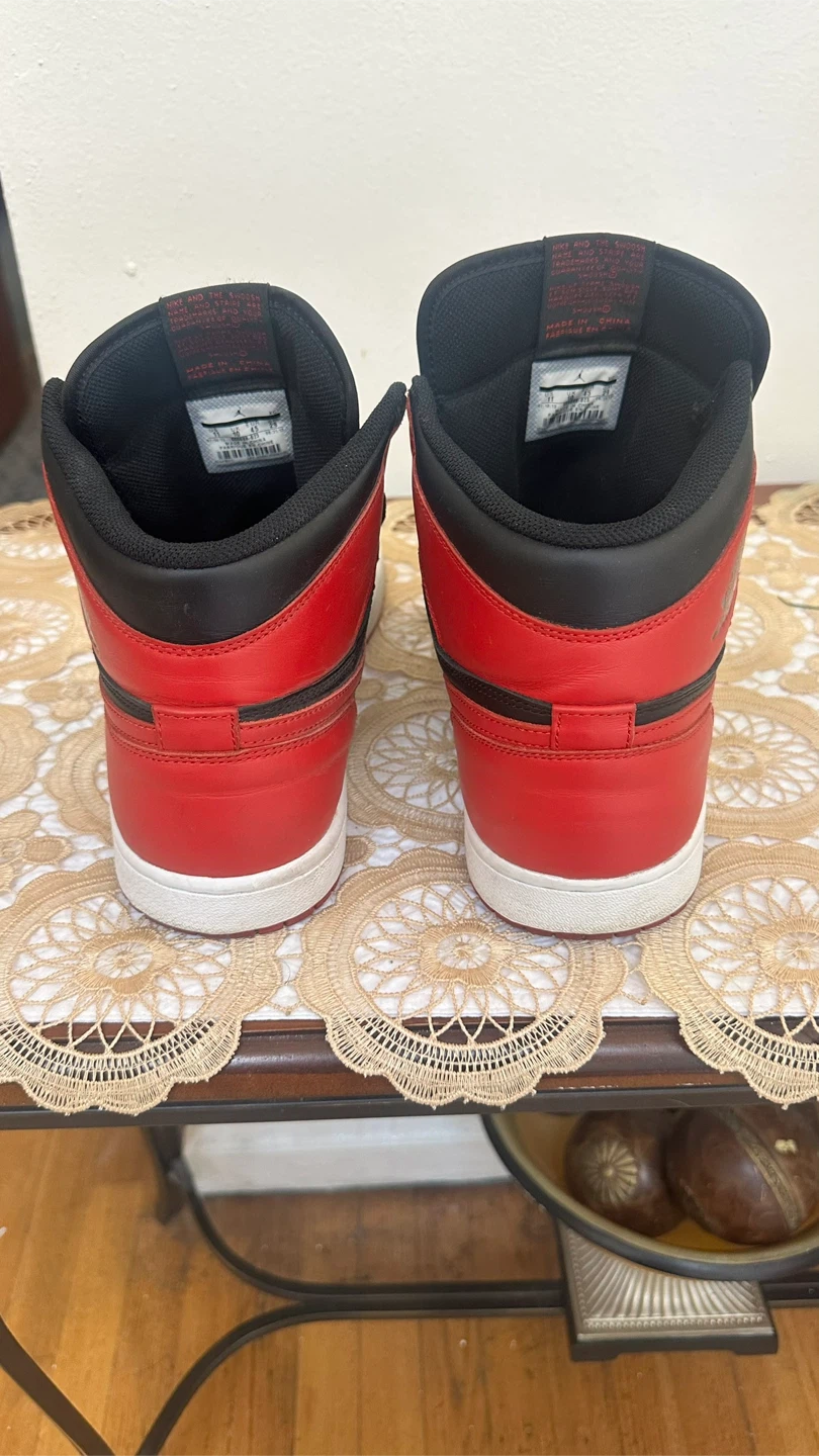 Nike Air Jordan 1 Retro High OG Bred - photo 4