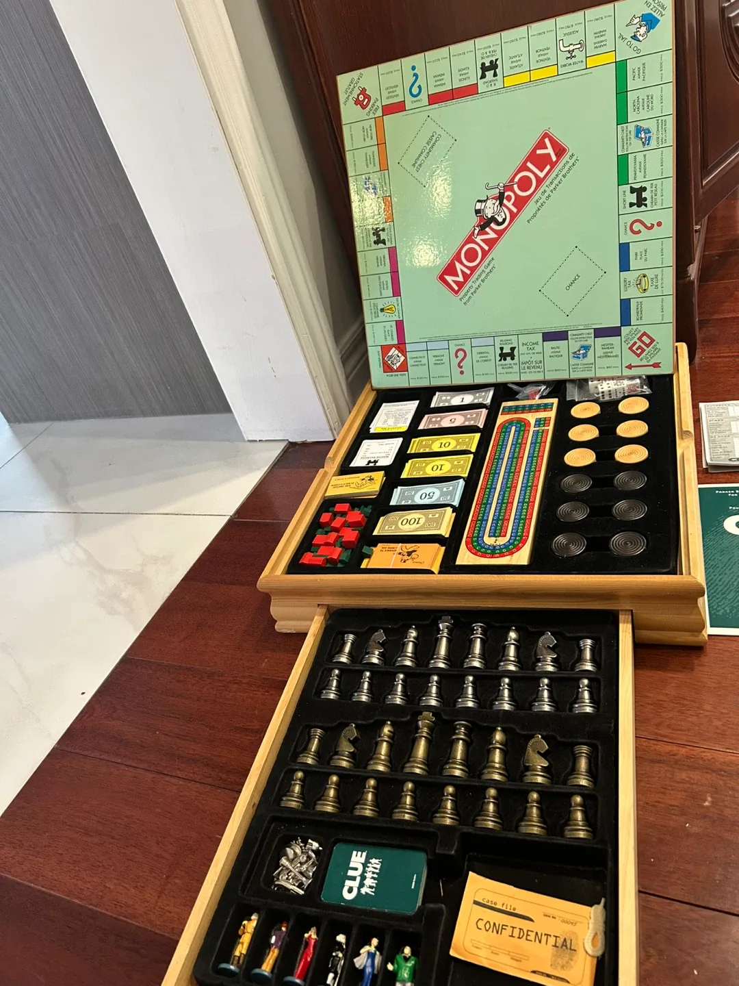 Monopoly, Clue, Chess Board Game Set image indicator(5)