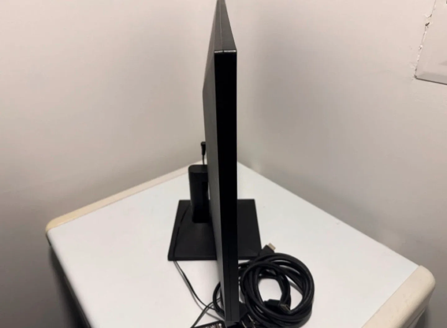 LG 24MP60G-B 24-inch Monitor image indicator(2)