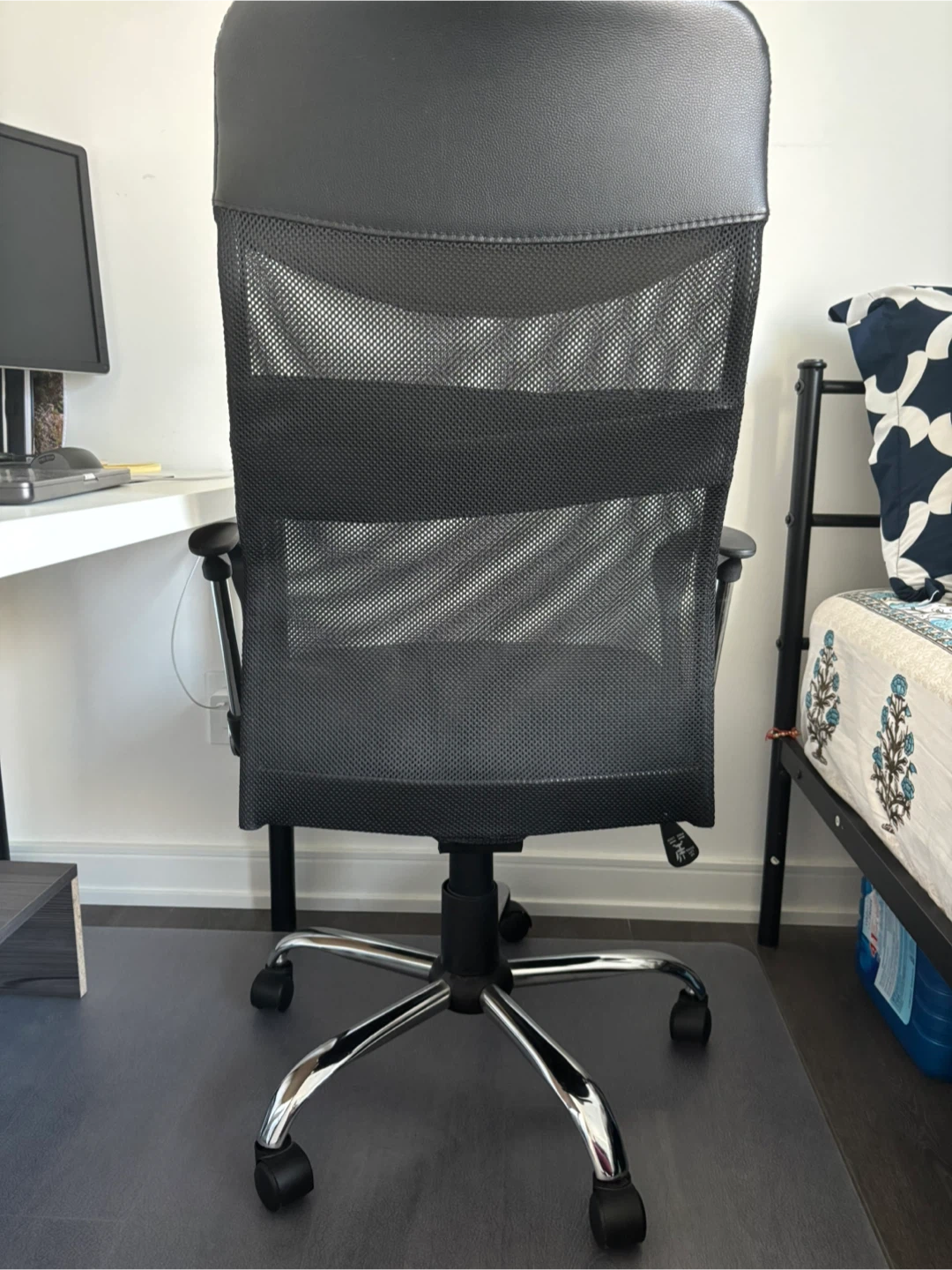 Office Chair and Table for sale - photo 3
