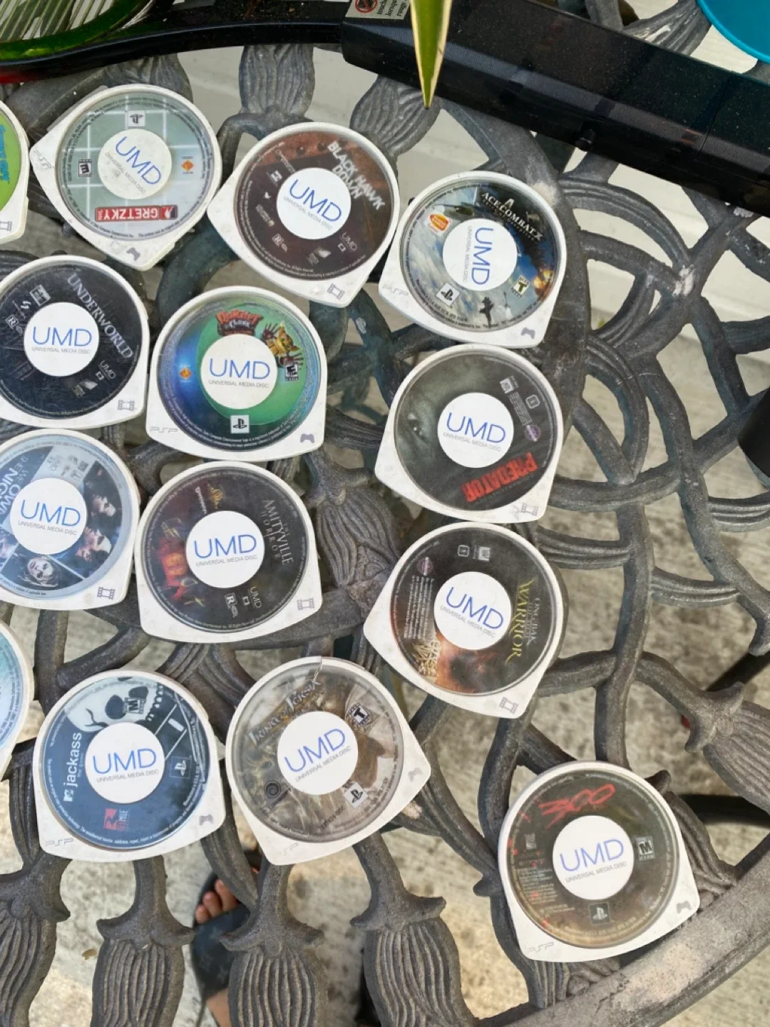 PSP UMD Movie & Game Lot 5each image indicator(2)