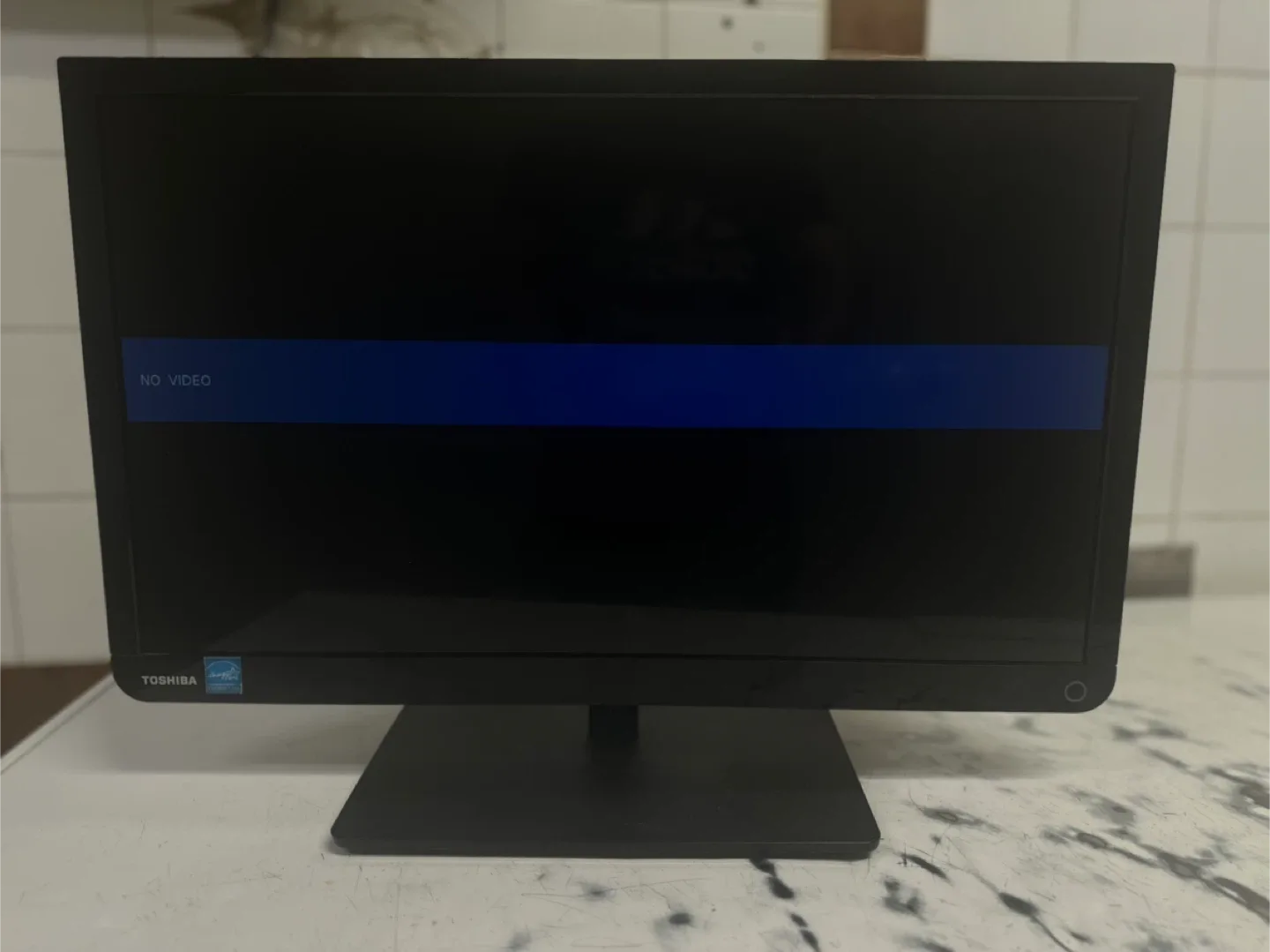 Toshiba 23L1400UC 23" LED TV thumbnail