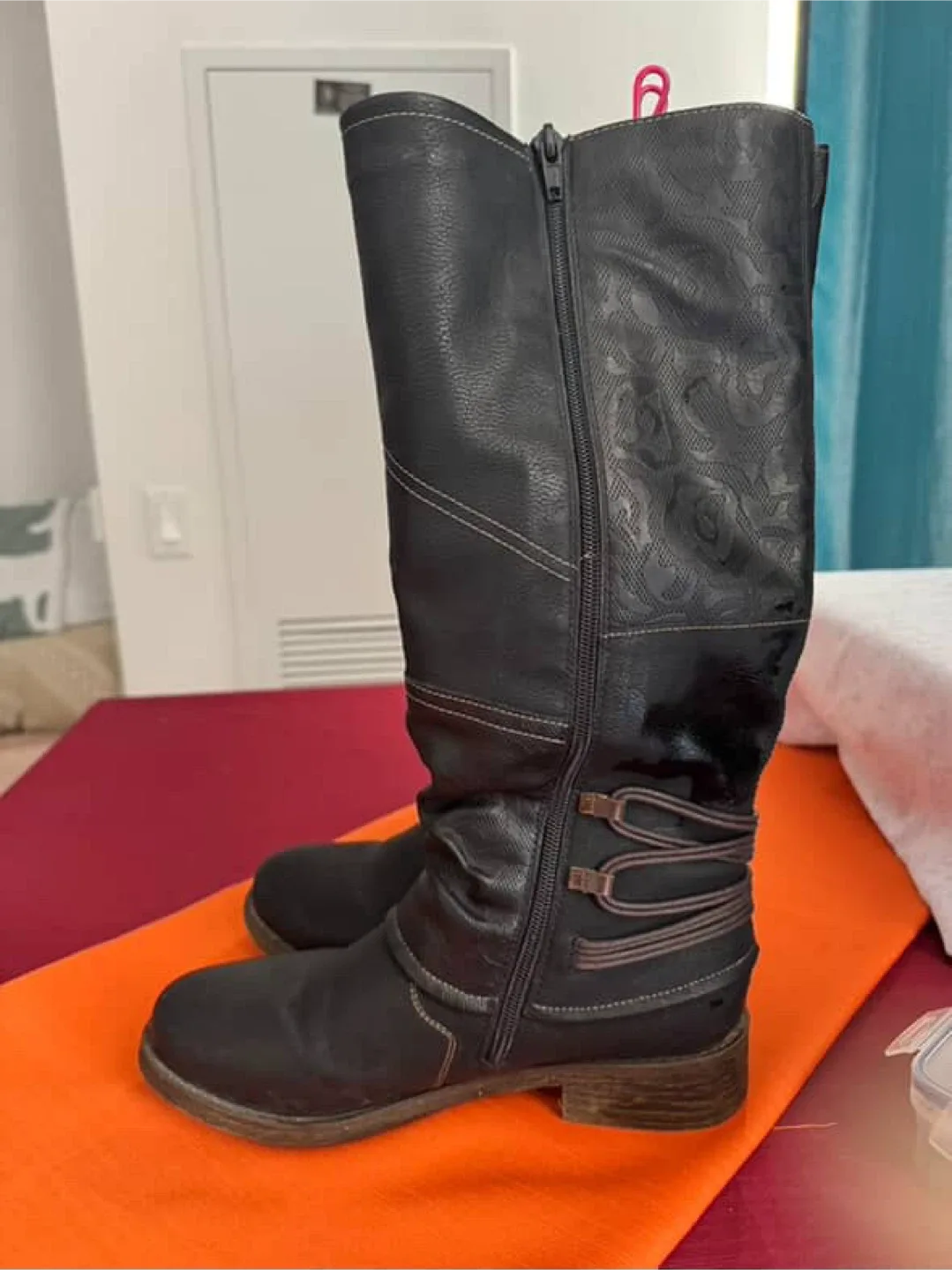 Black Winter Boots image indicator(4)