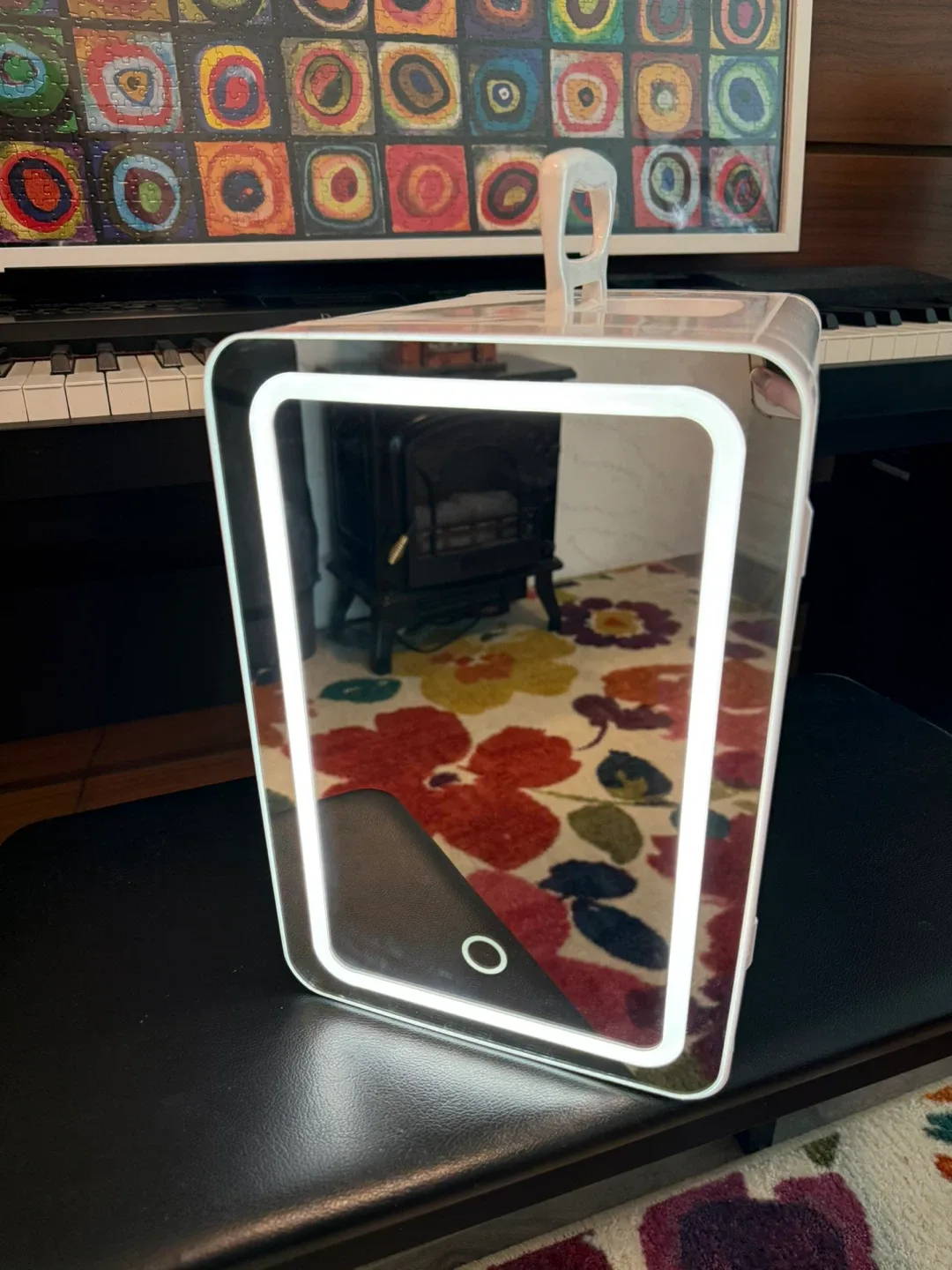 Chefman Mirrored Beauty Fridge - White image indicator(5)