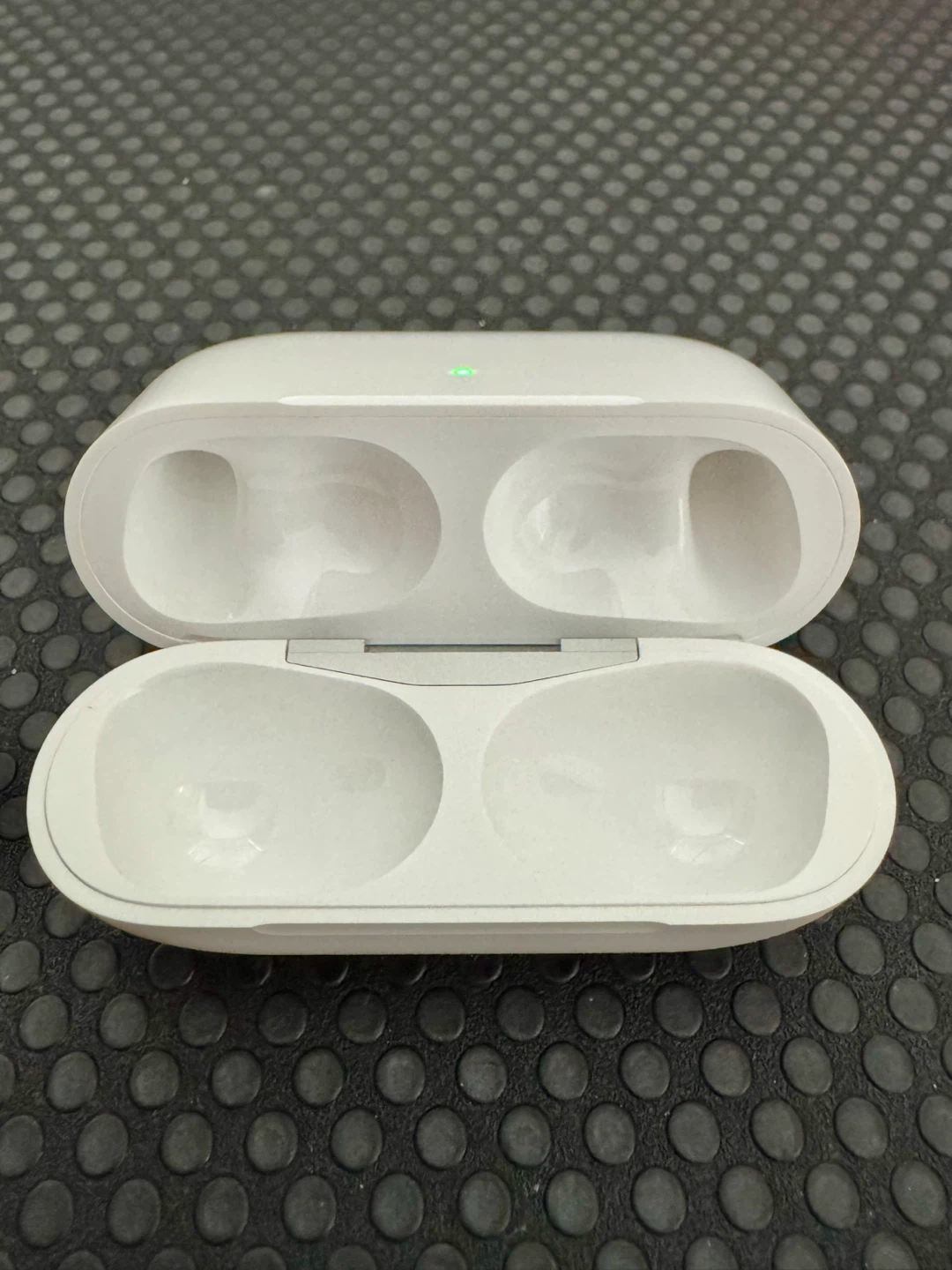 Apple AirPods Pro 2 with 20W Apple Charger - photo 5