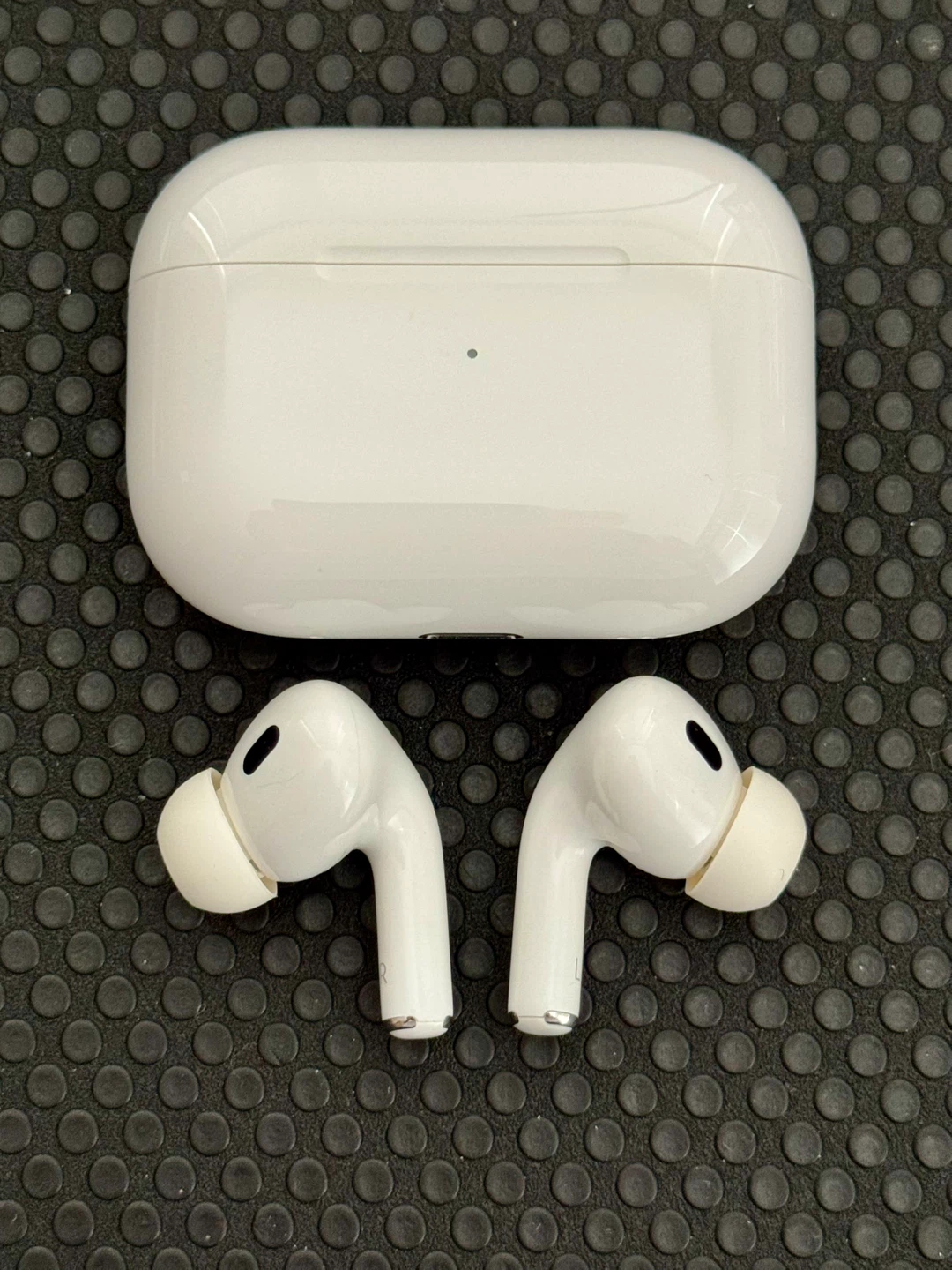 Apple AirPods Pro 2 with 20W Apple Charger - photo 3