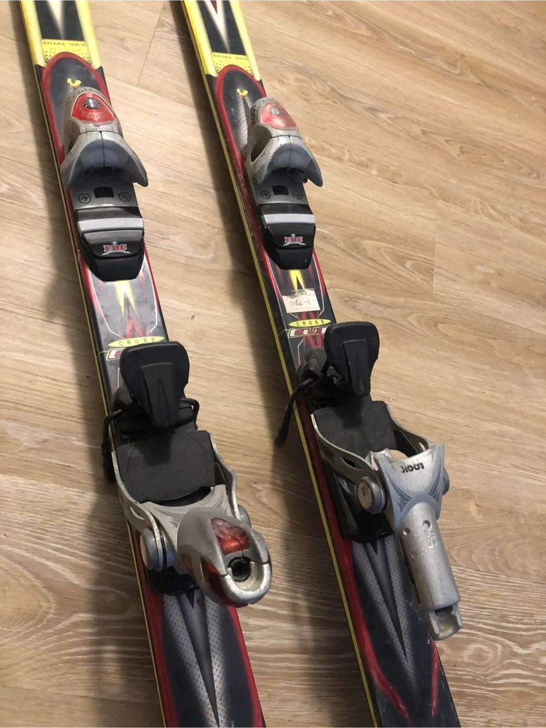 Rossignol Skis with bindings - 184cm (NEED GONE) image indicator(2)