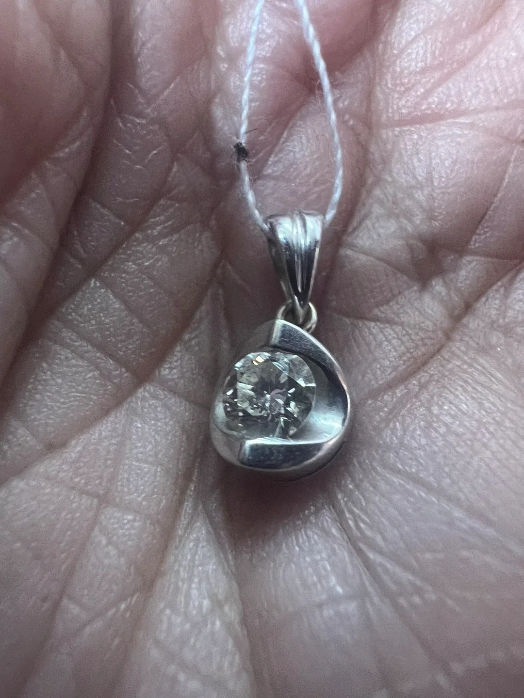 18 k Diamond Pendant thumbnail