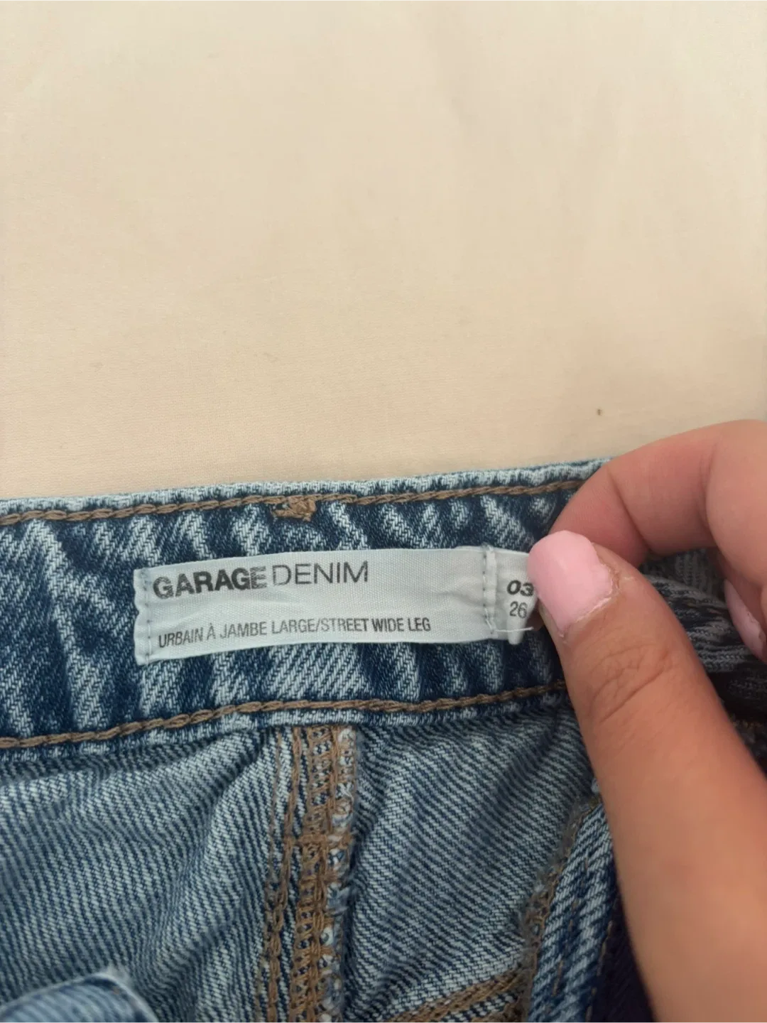 Garage baggy ripped jeans image indicator(2)