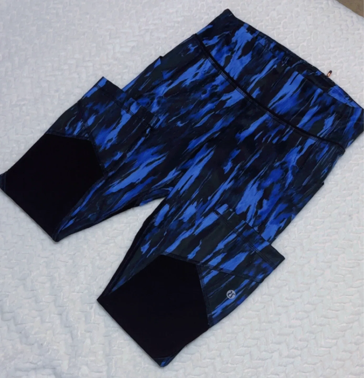 🥕 Lululemon All Meshed Up 7/8 Tights Size 4 thumbnail