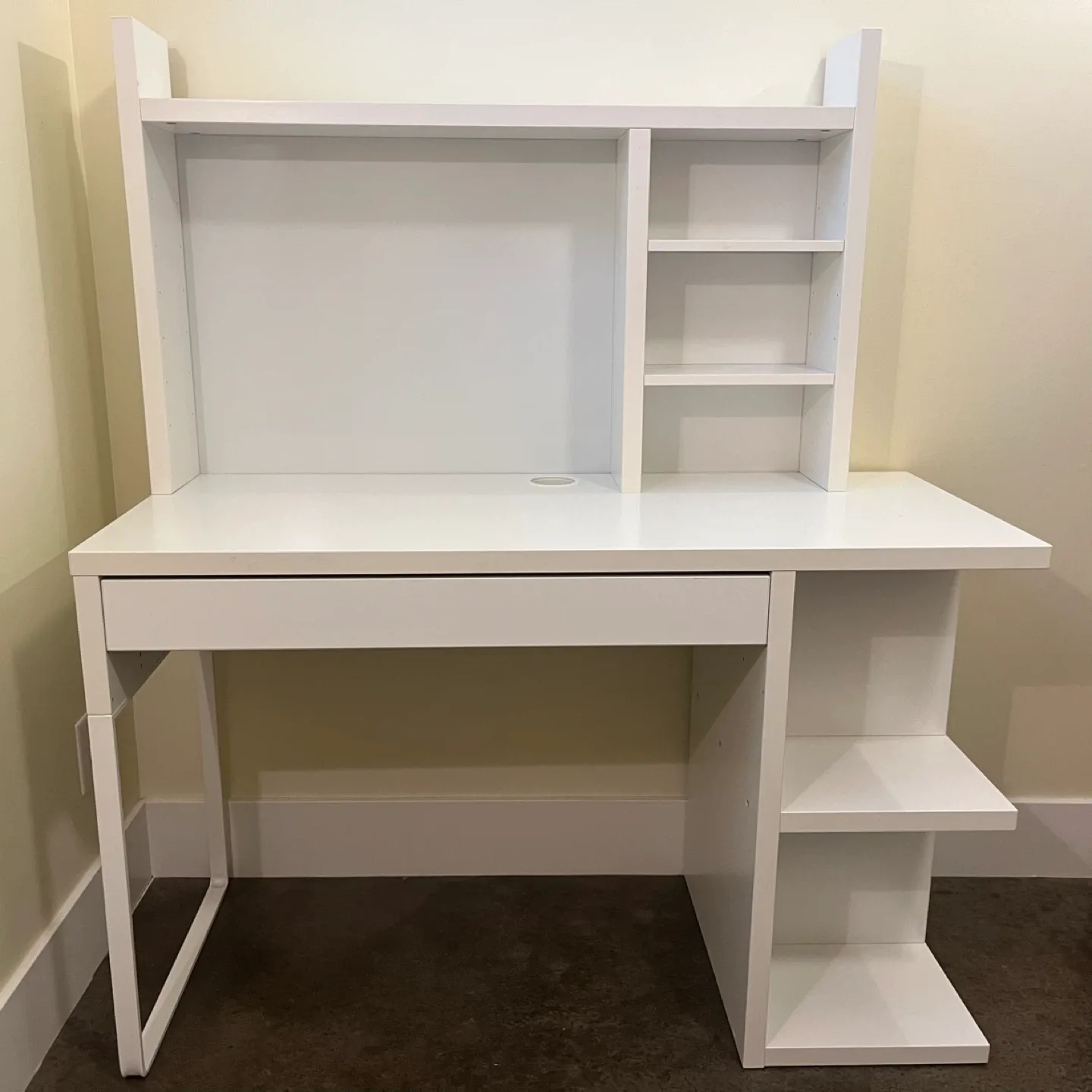 IKEA Micke Desk with Topper thumbnail