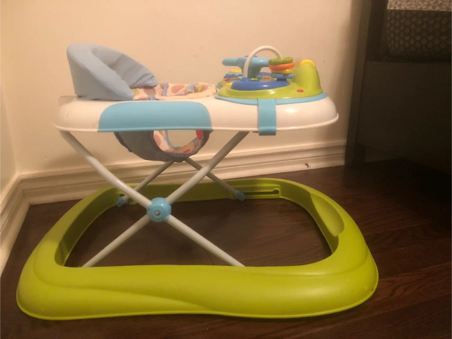 Baby Trend Walker - Good Condition image indicator(4)