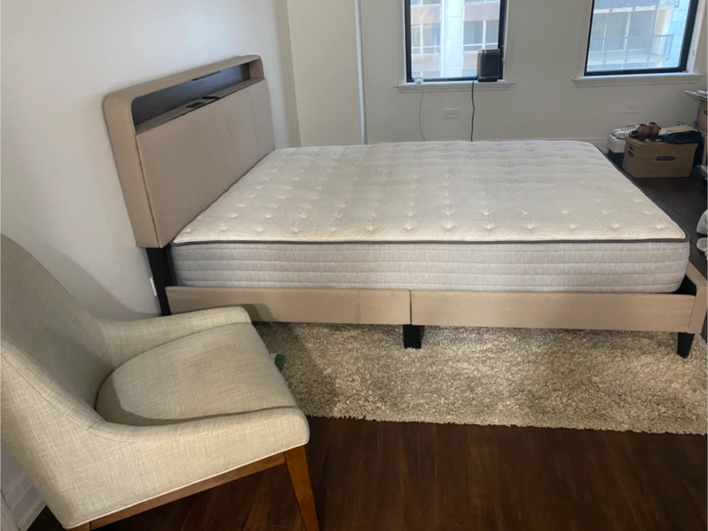 Queen Sealy Posturepedic Mattress w Warranty