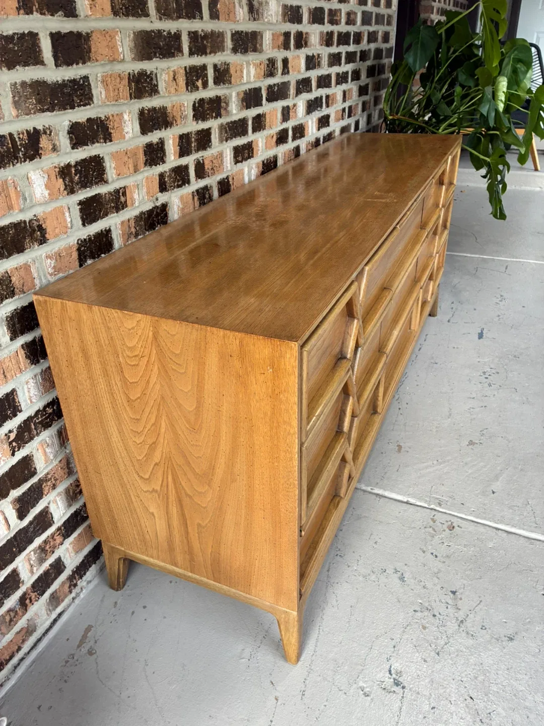 American of Martinsville Dresser image indicator(2)