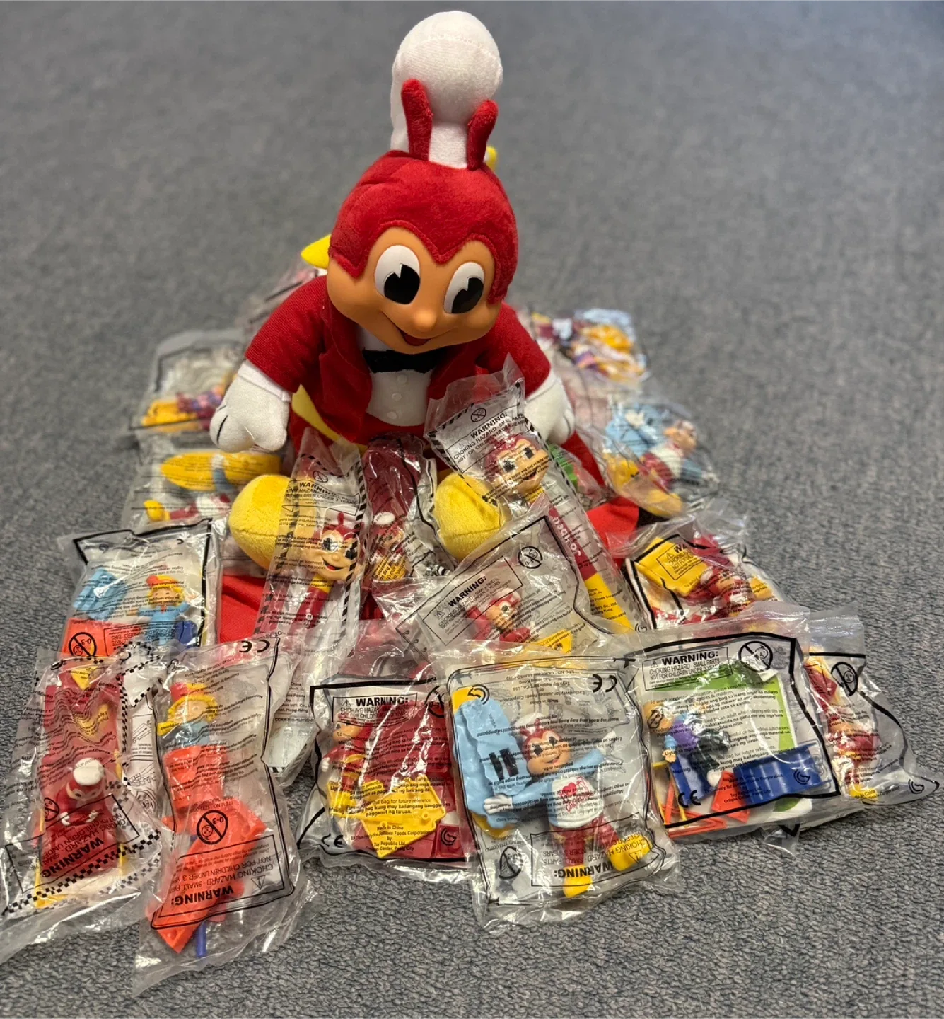 Jollibee Kids Meal Toys - Assorted🥕 thumbnail