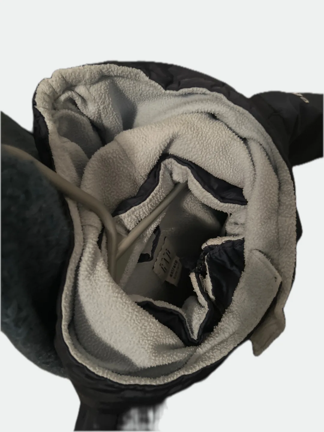 Baby GAP Black Puffer Jacket - Size 4 Years image indicator(5)