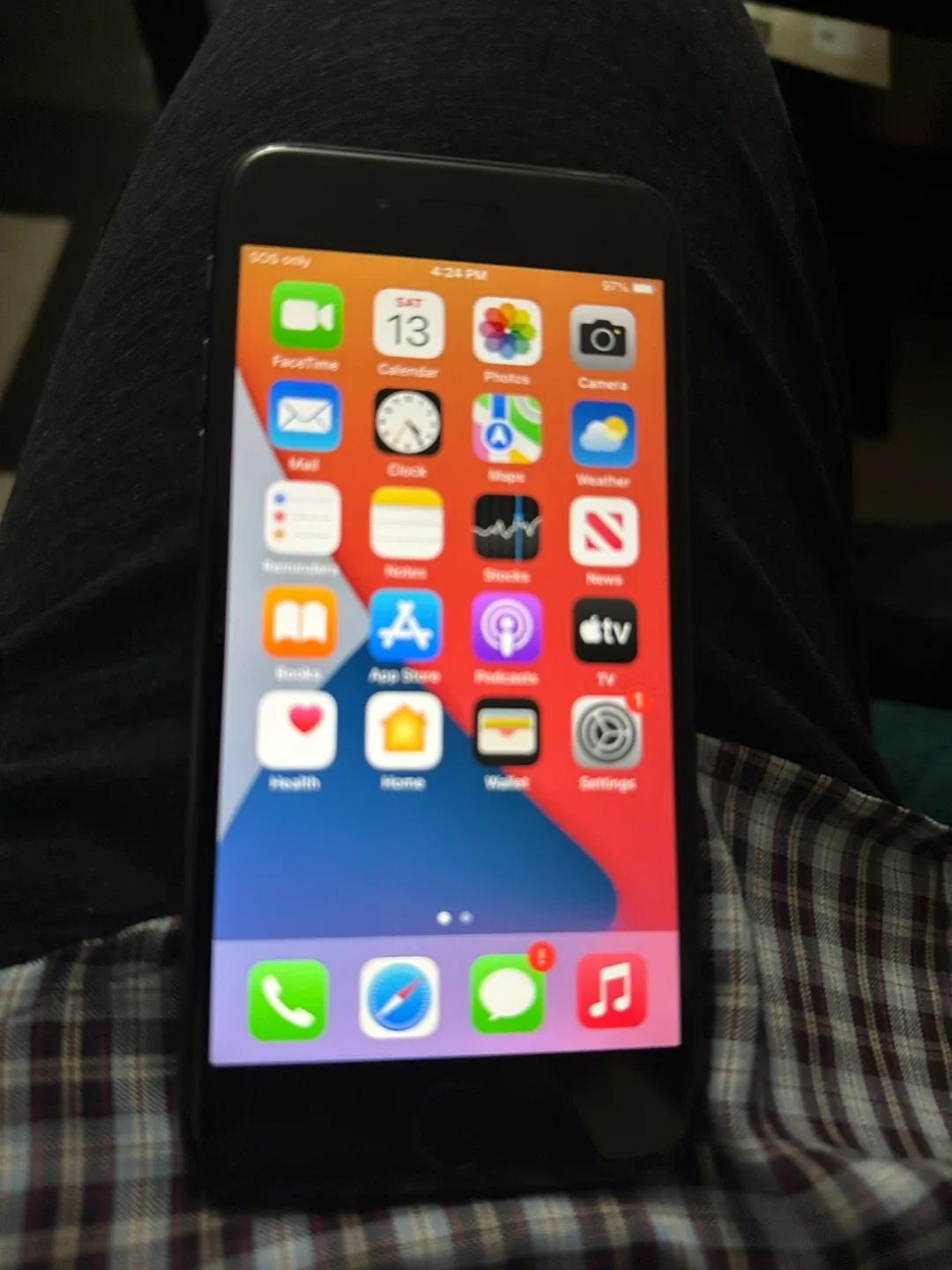 iPhone 8 - Black image indicator(2)