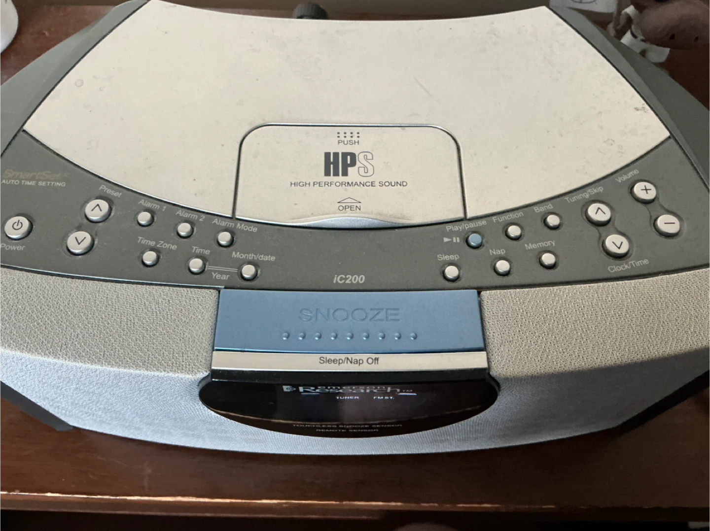 Emerson Research IC200 SmartSet Alarm Clock Radio - photo 2
