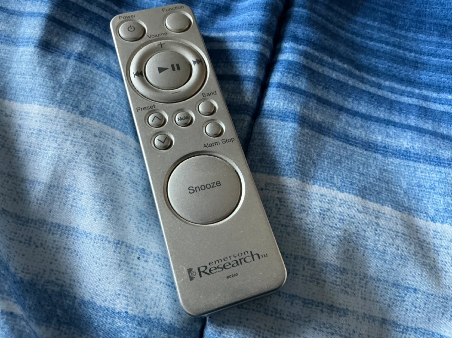 Emerson Research IC200 SmartSet Alarm Clock Radio - photo 3