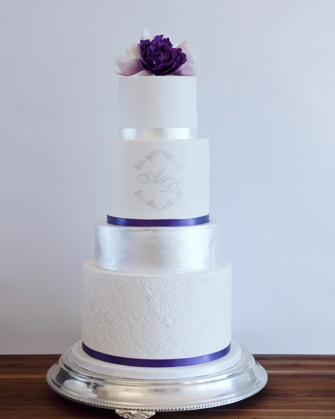 Metal Cake Riser/Stand - 15” Silver image indicator(3)