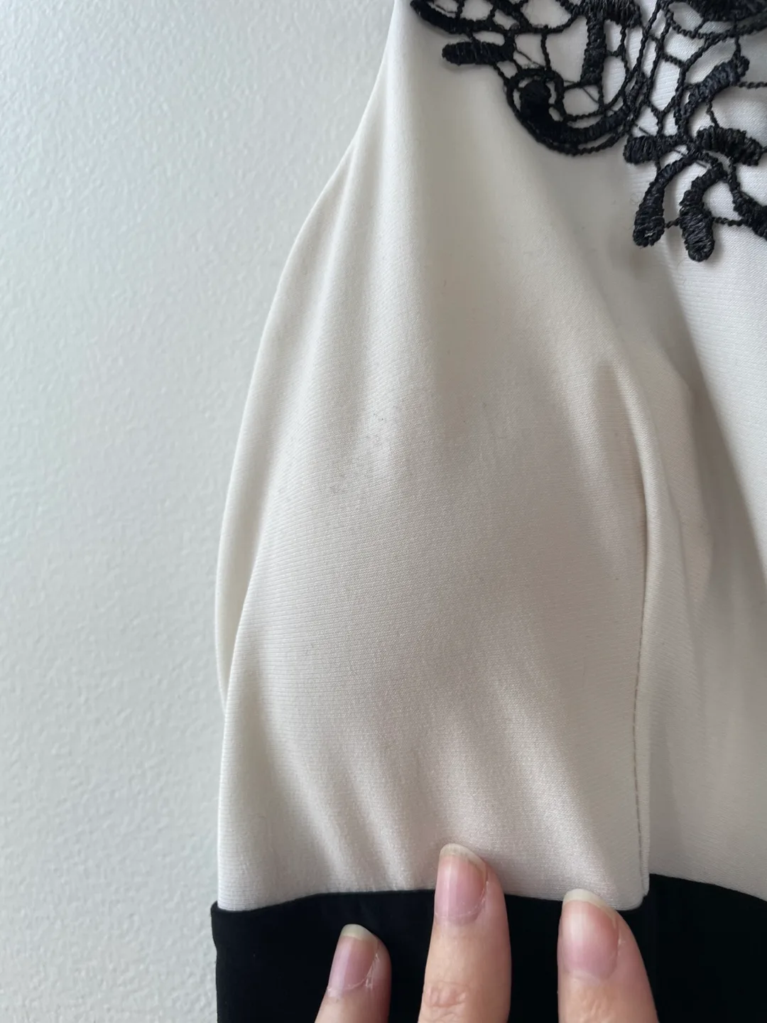 Black & White Lace Romper image indicator(7)