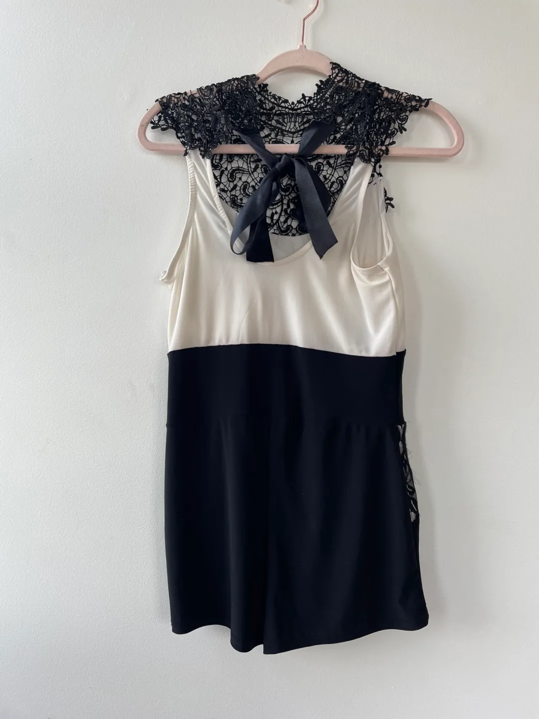 Black & White Lace Romper image indicator(3)