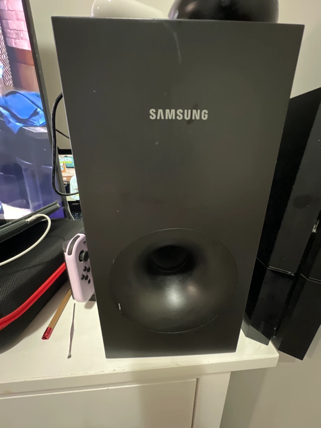 Samsung 55" QLED Q60C Smart TV + sound bar - Like New! - photo 3