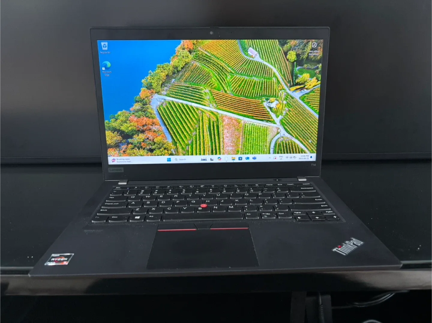 Lenovo ThinkPad T14 Laptop thumbnail