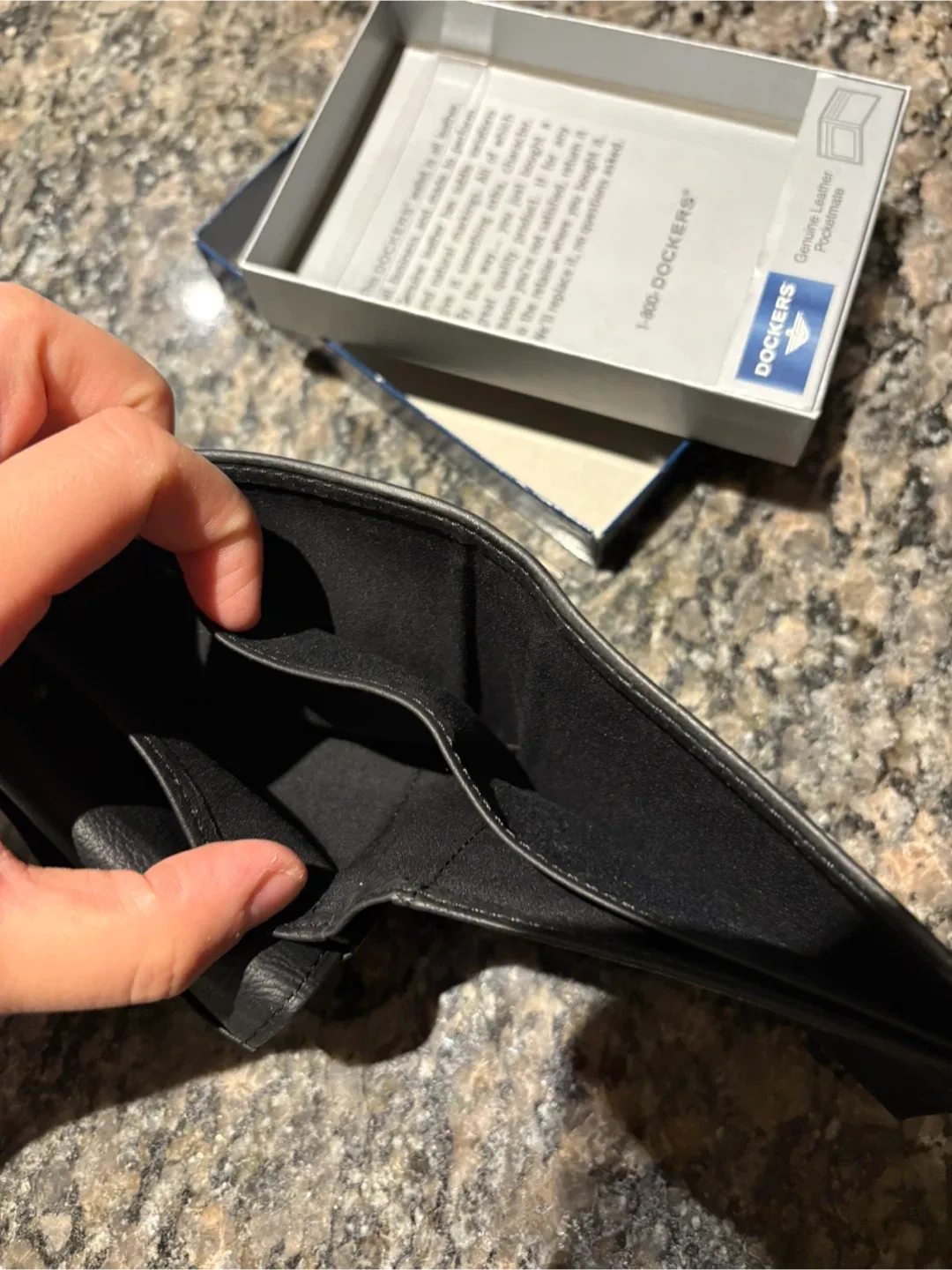 Dockers Genuine Leather Pocketmate Wallet - Black image indicator(5)