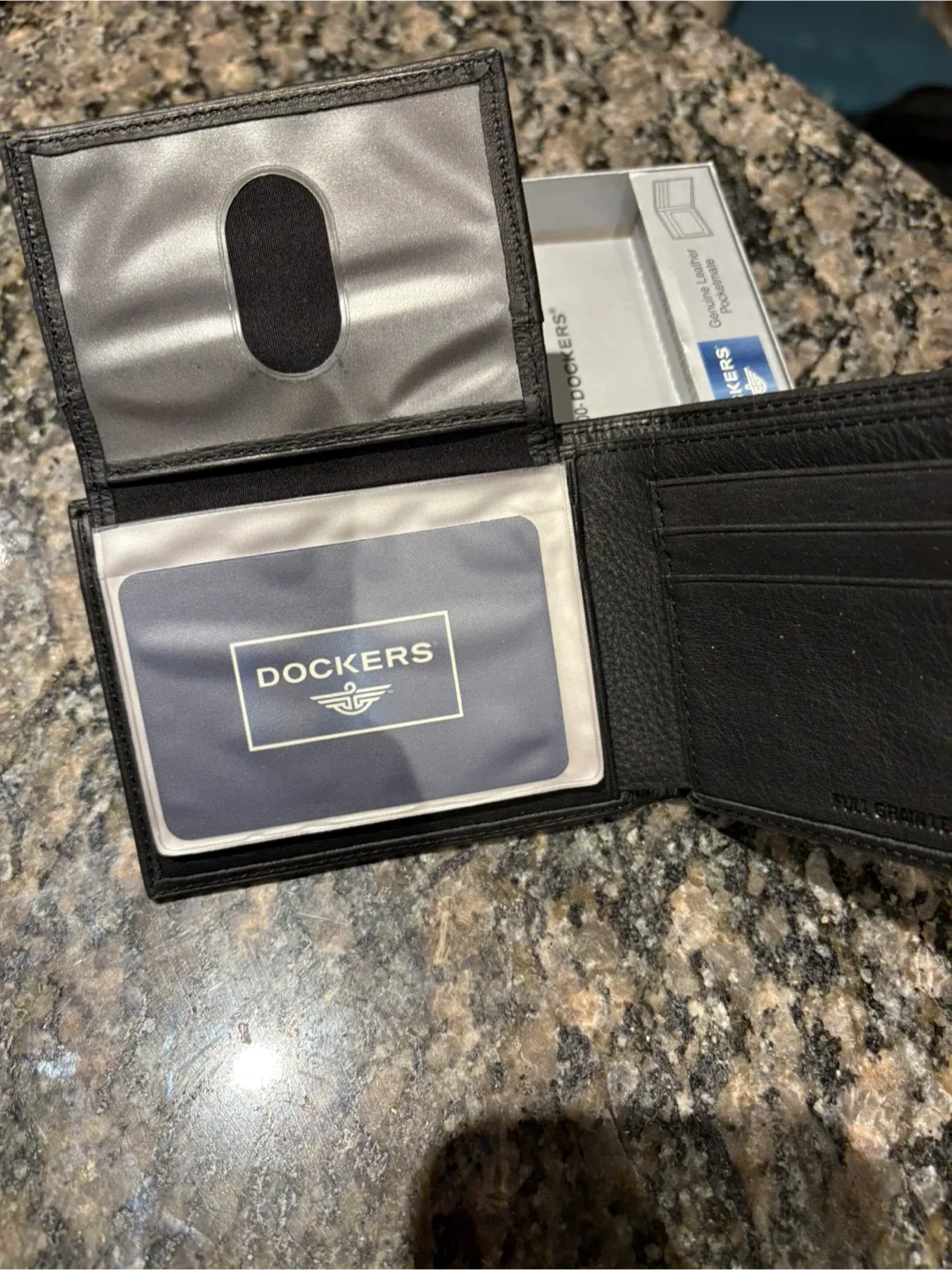 Dockers Genuine Leather Pocketmate Wallet - Black image indicator(3)