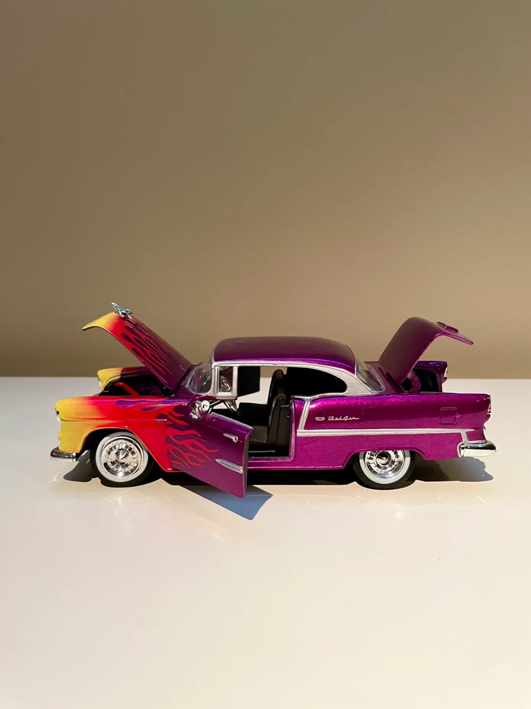 Vintage Chevrolet Bel Air 1955 Street Rod Diecast Model Car 🎁 image indicator(6)