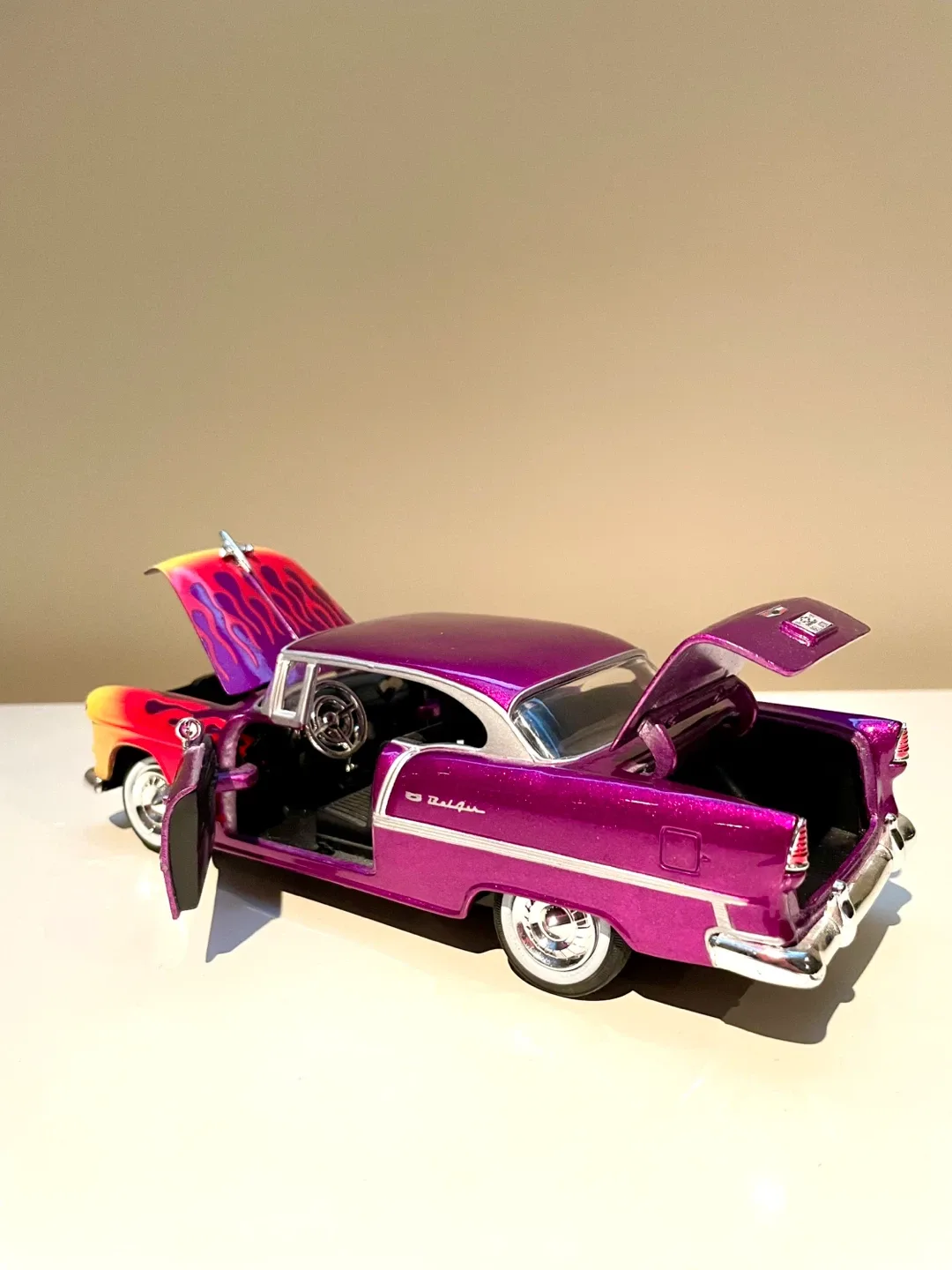 Vintage Chevrolet Bel Air 1955 Street Rod Diecast Model Car 🎁 image indicator(5)