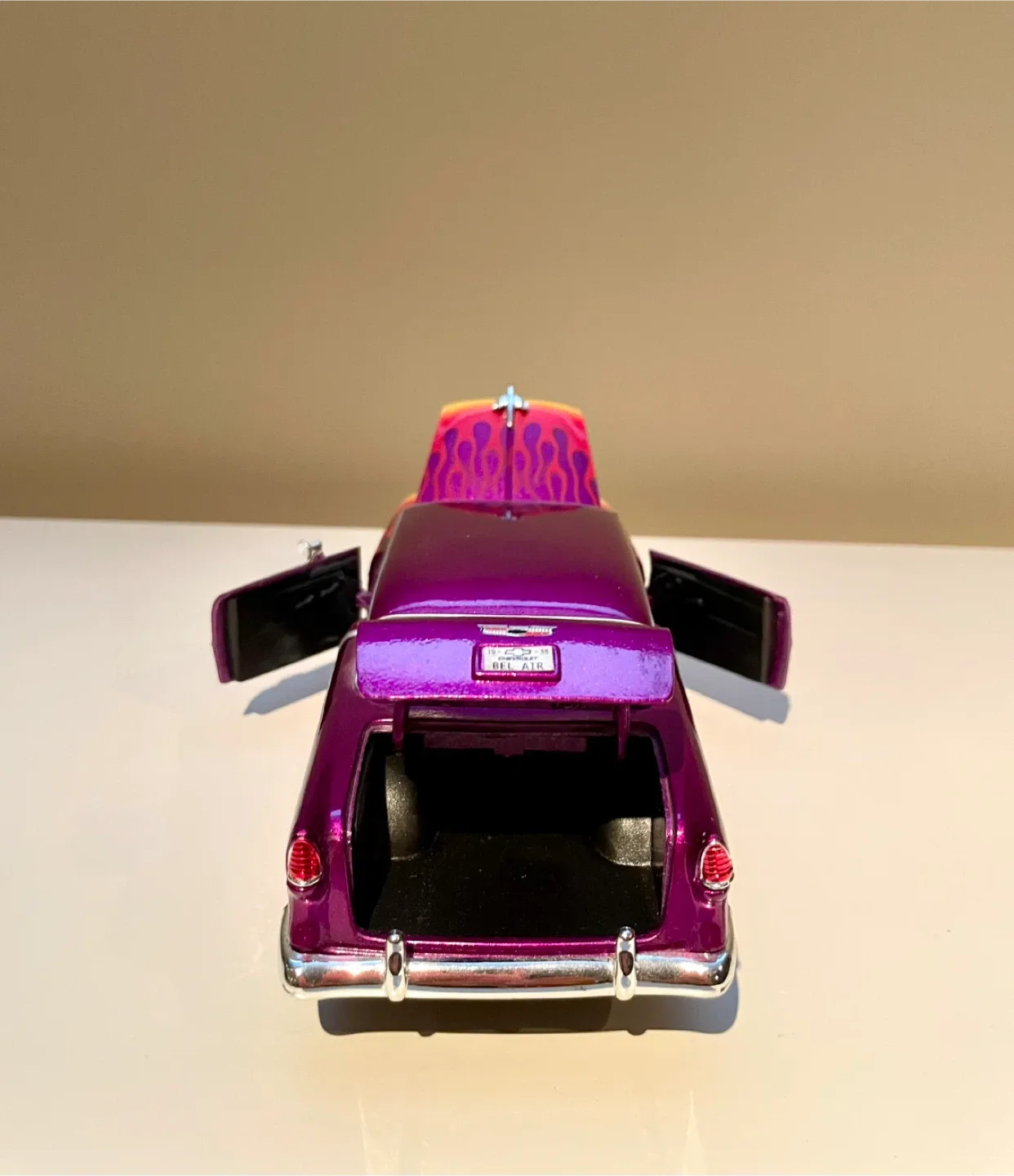 Vintage Chevrolet Bel Air 1955 Street Rod Diecast Model Car 🎁 image indicator(7)