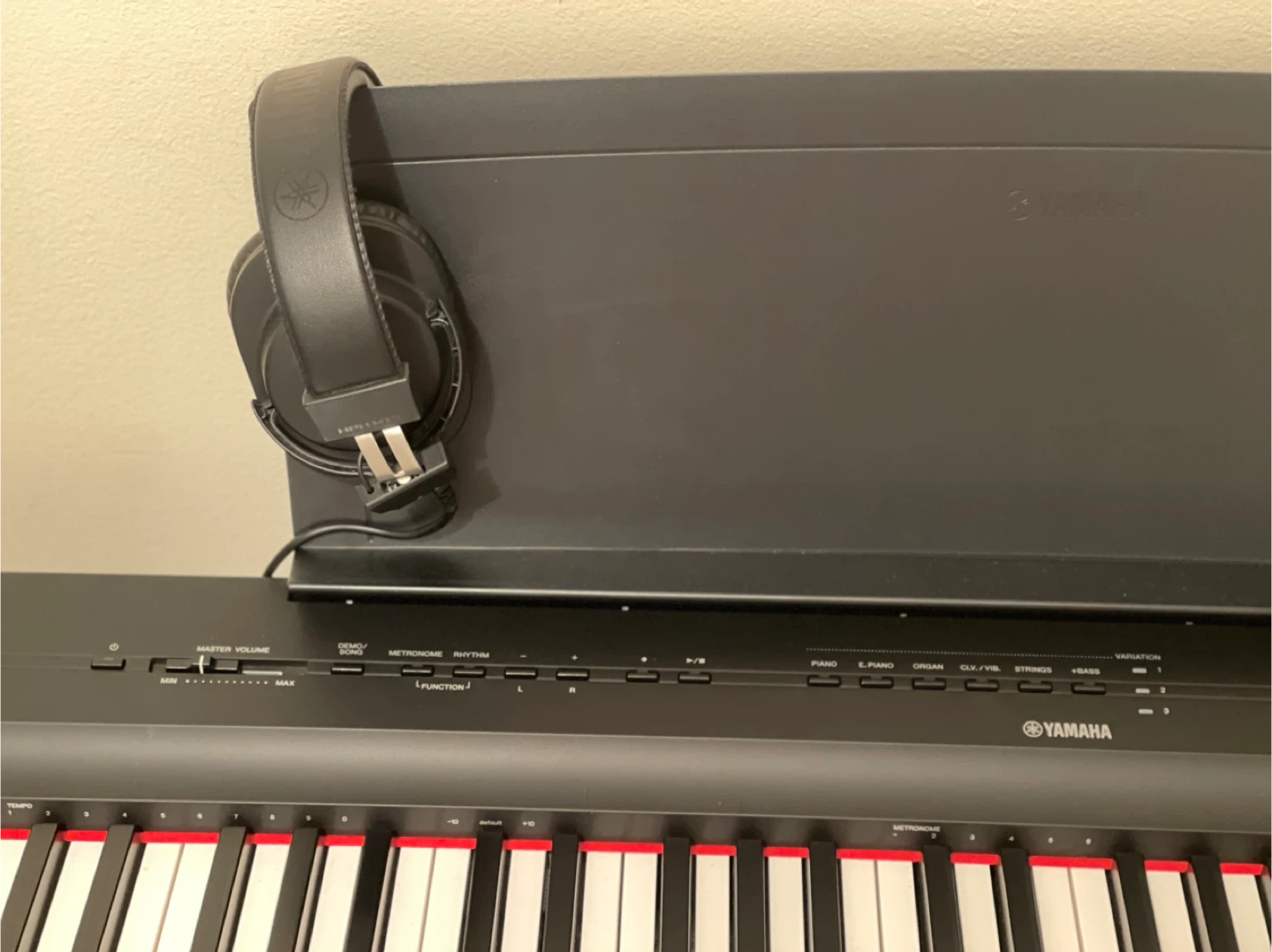 Yamaha P-125 Digital Piano with Stand & Accessories - photo 3