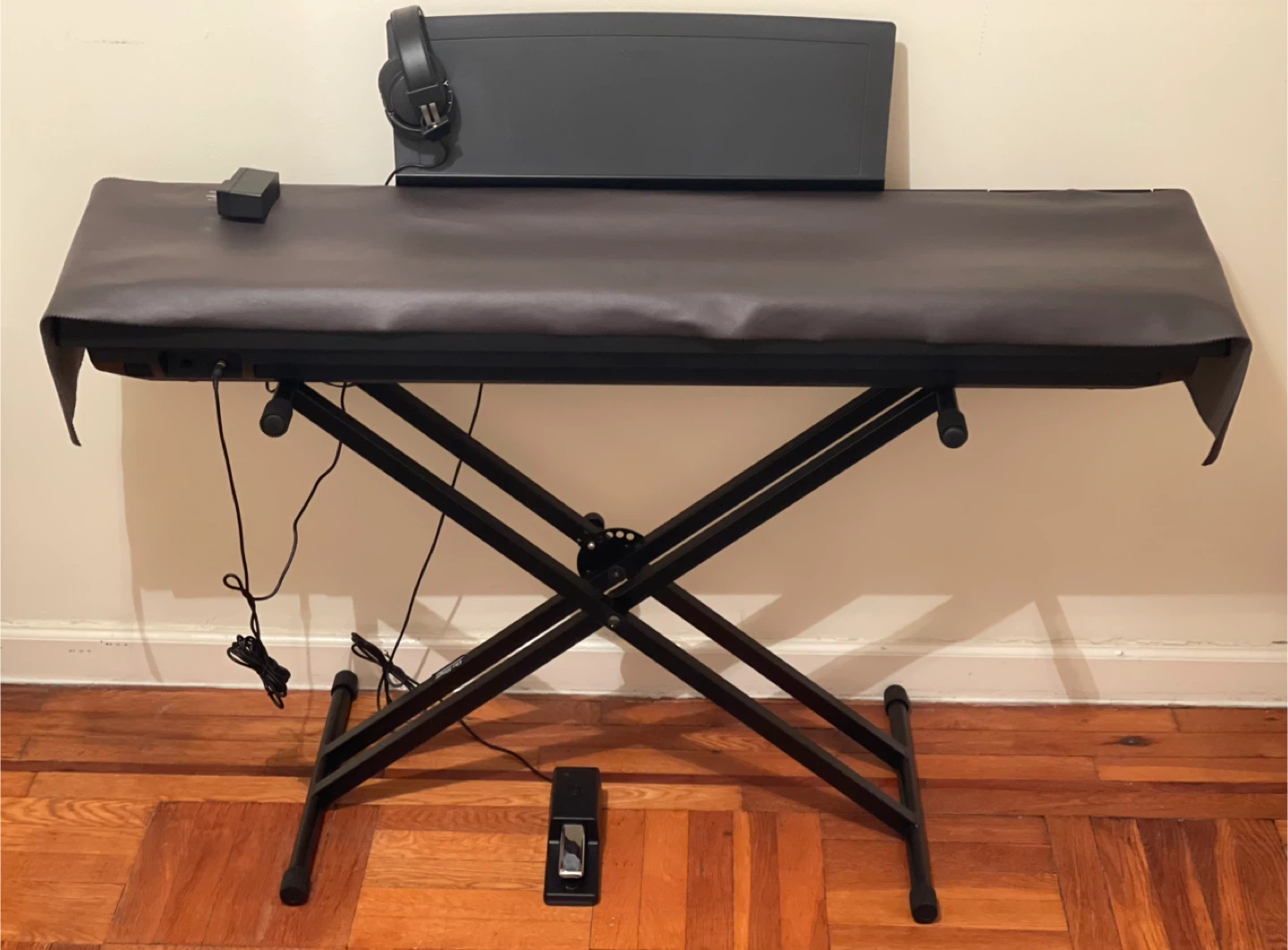 Yamaha P-125 Digital Piano with Stand & Accessories - photo 4