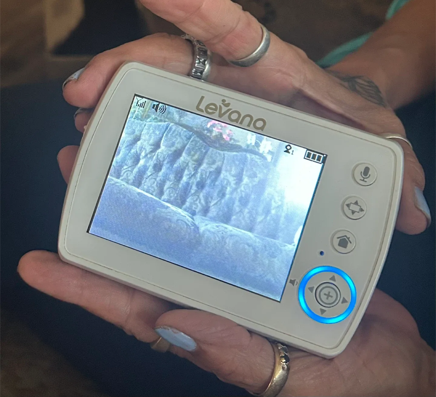 Levana Baby Monitor image indicator(2)