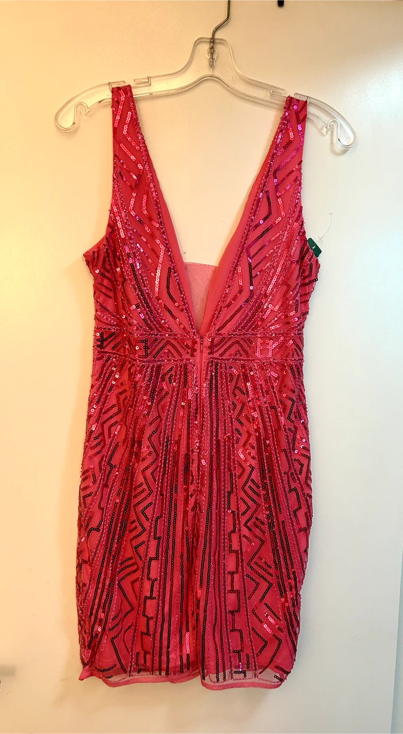 Stunning Fuchsia sequins plunging neckline dress - photo 4