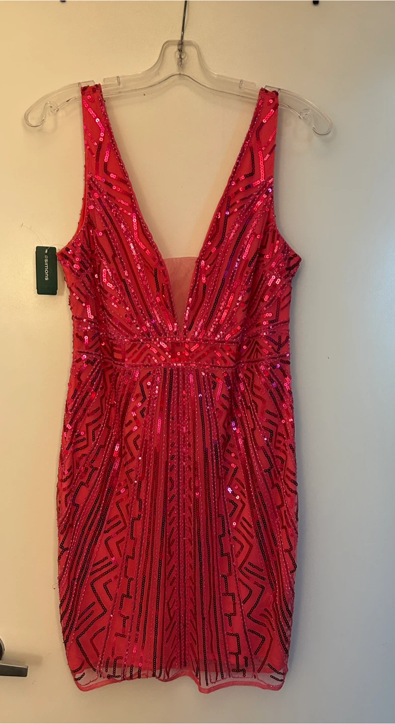 Stunning Fuchsia sequins plunging neckline dress - photo 3