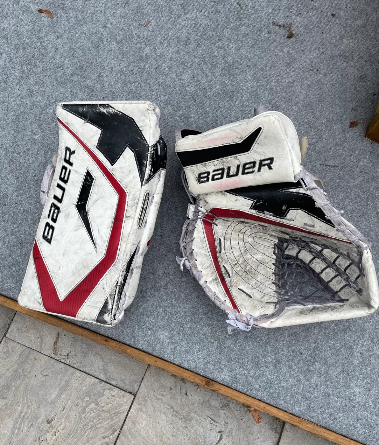 Bauer Hockey Goalie Glove Set image indicator(2)