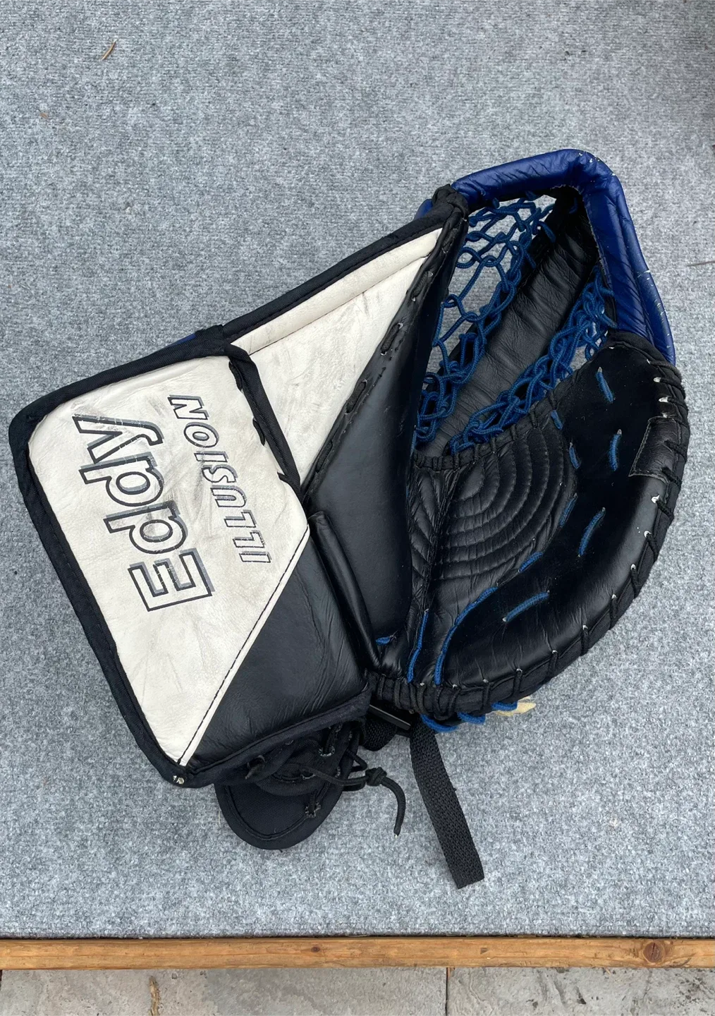 Eddy Illusion Hockey Goalie Glove & Blocker image indicator(4)